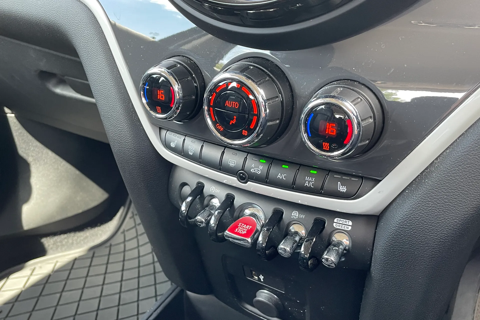 MINI COUNTRYMAN thumbnail image number 43