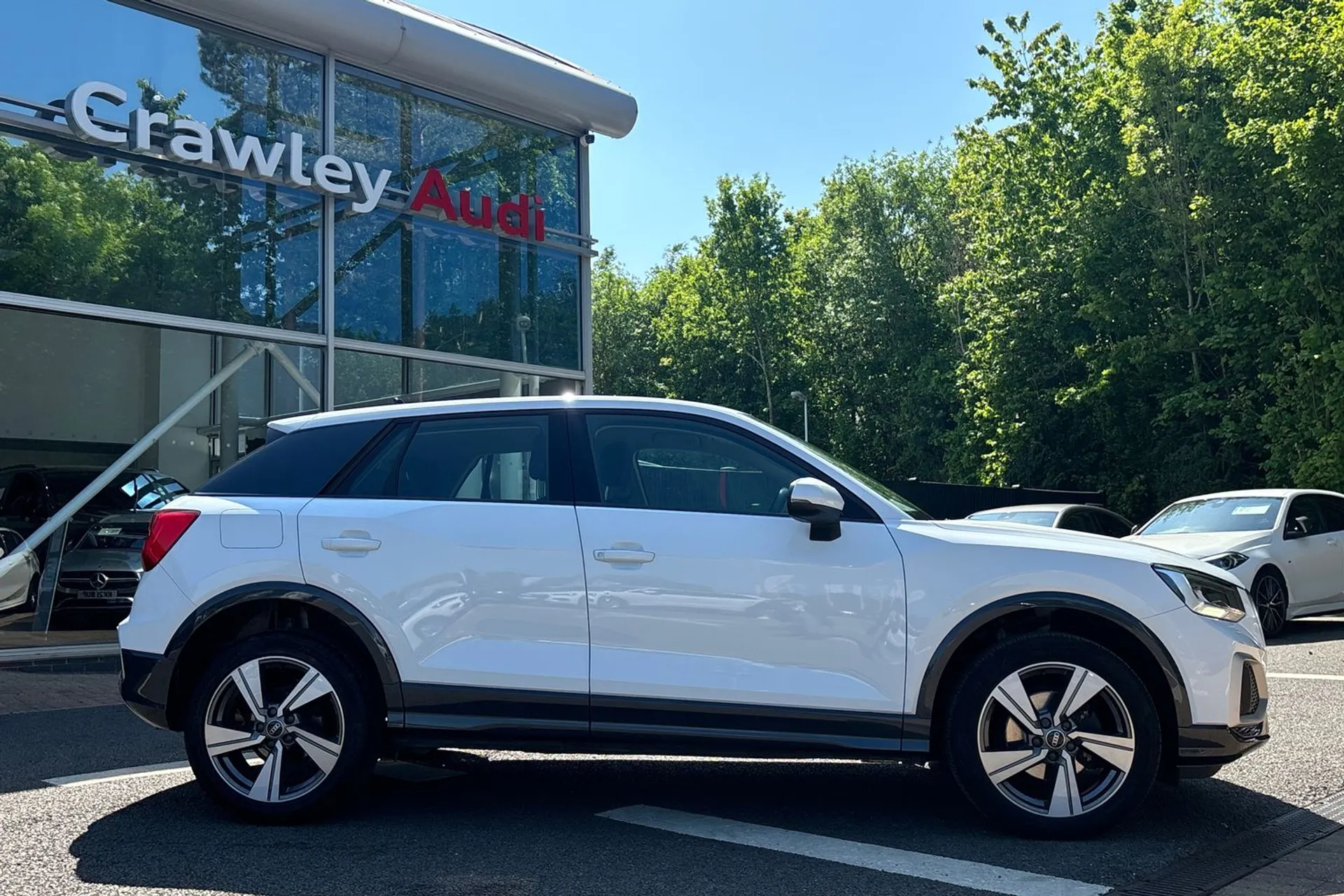 Audi Q2 thumbnail image number 2