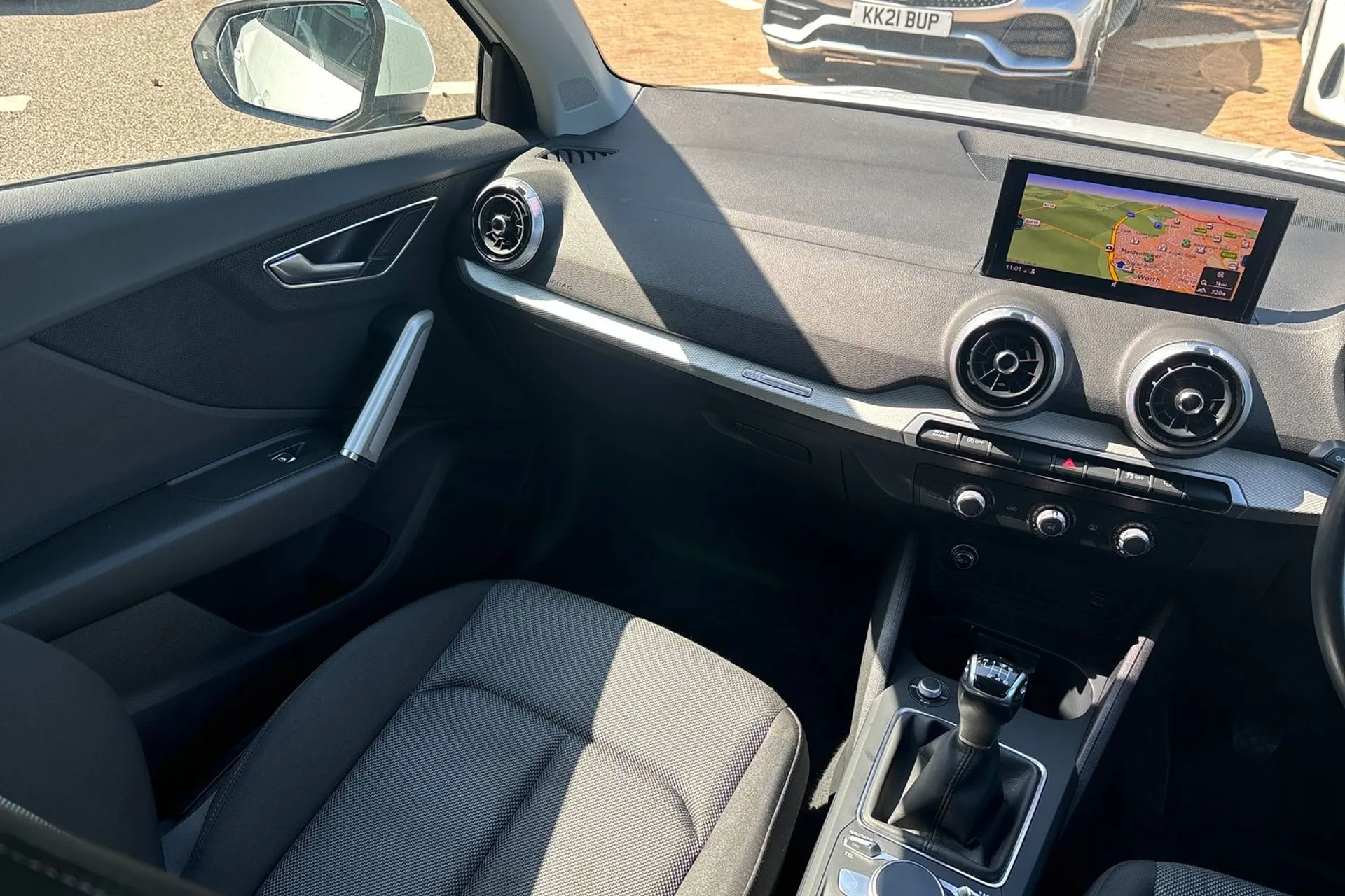 Audi Q2 thumbnail image number 32