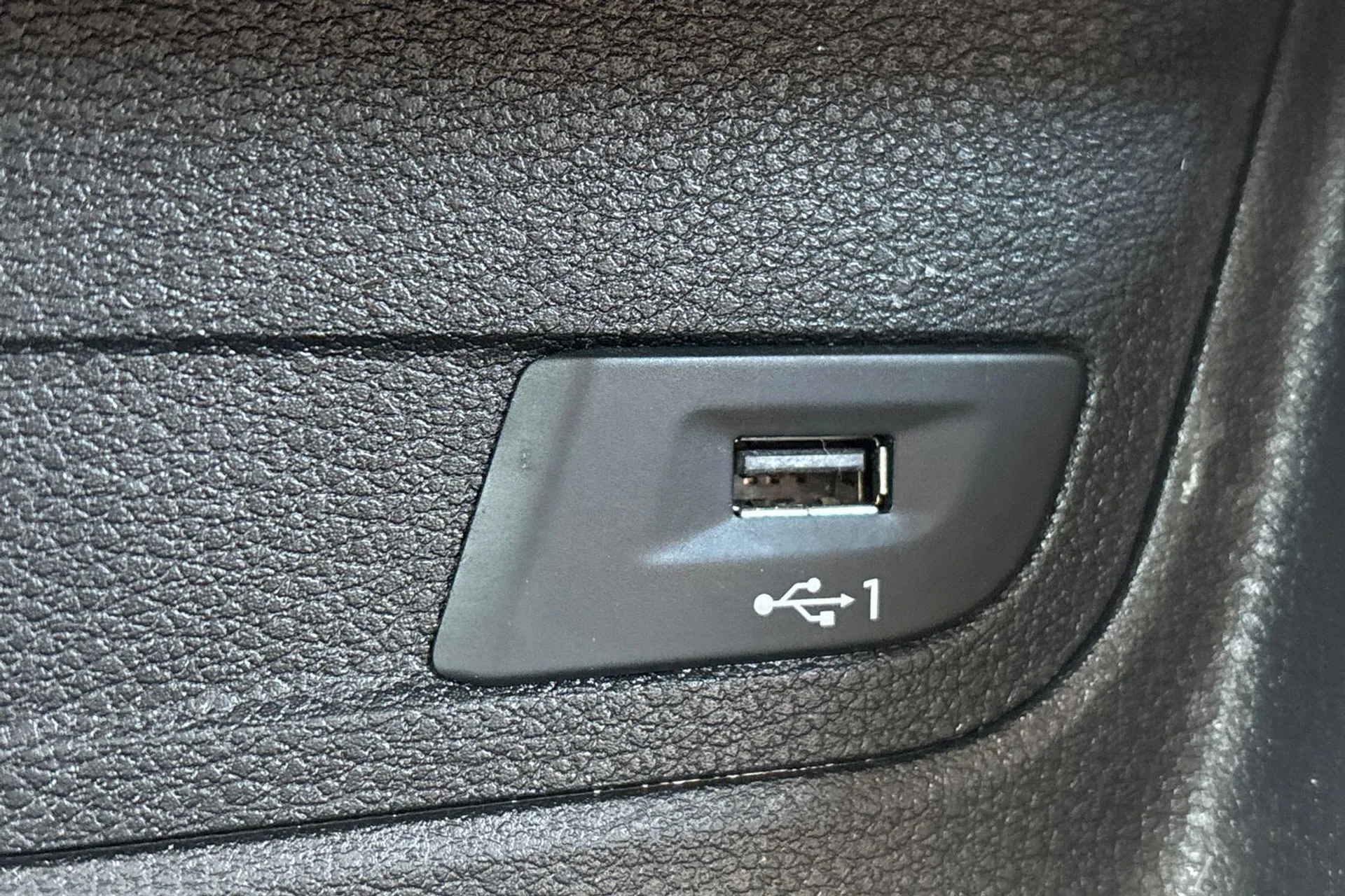 Audi Q2 thumbnail image number 44