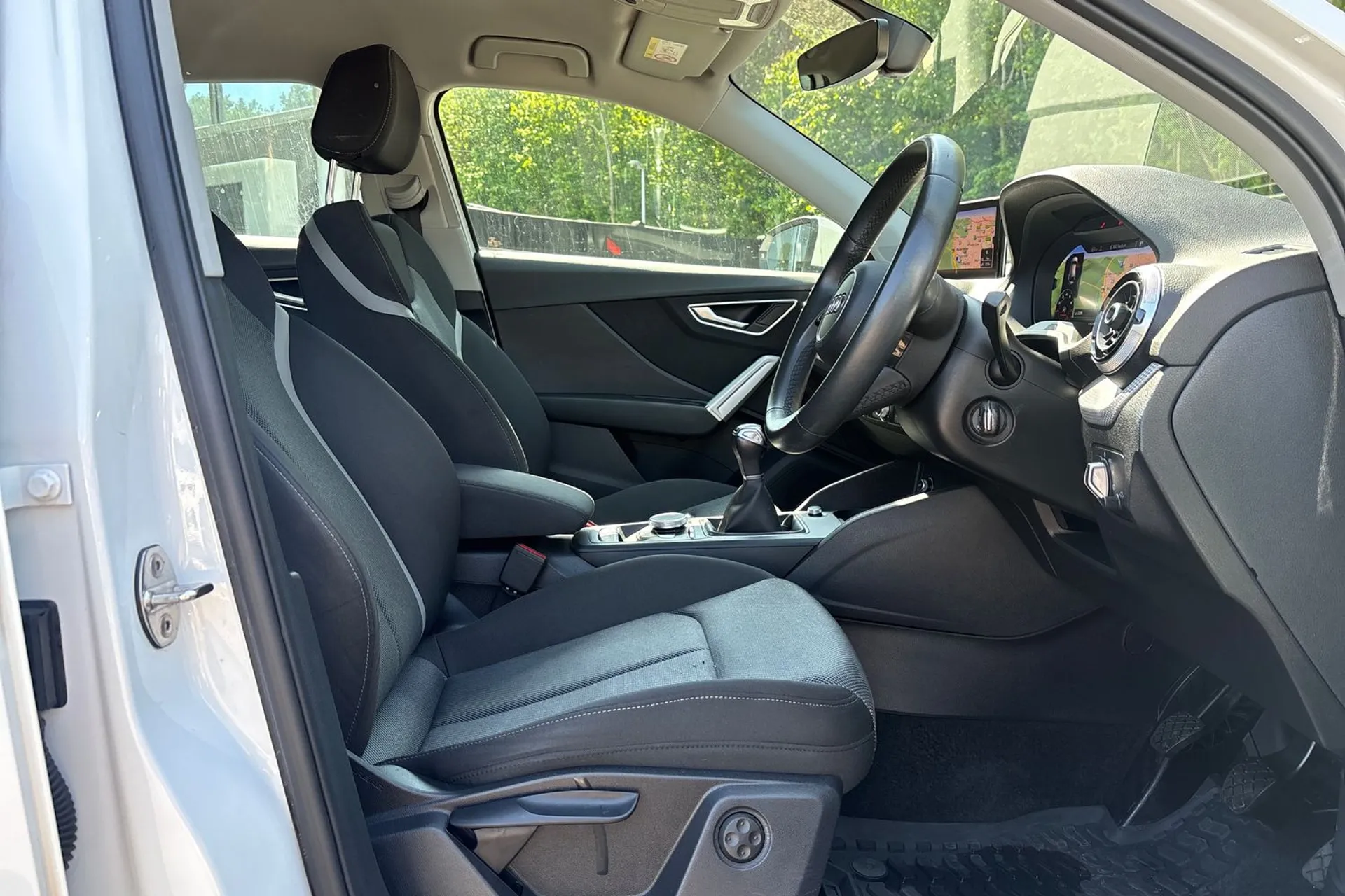 Audi Q2 thumbnail image number 24
