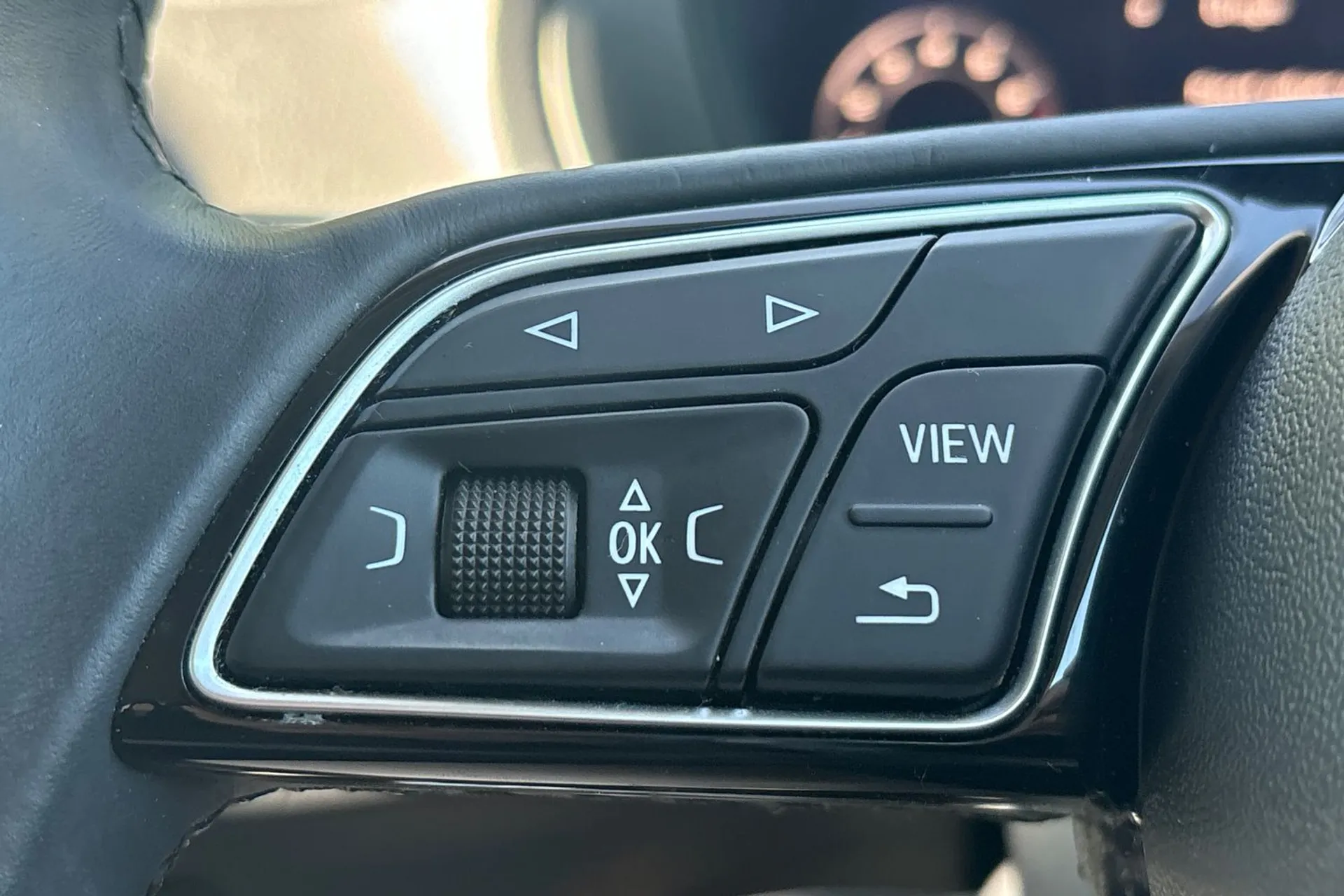 Audi Q2 thumbnail image number 36