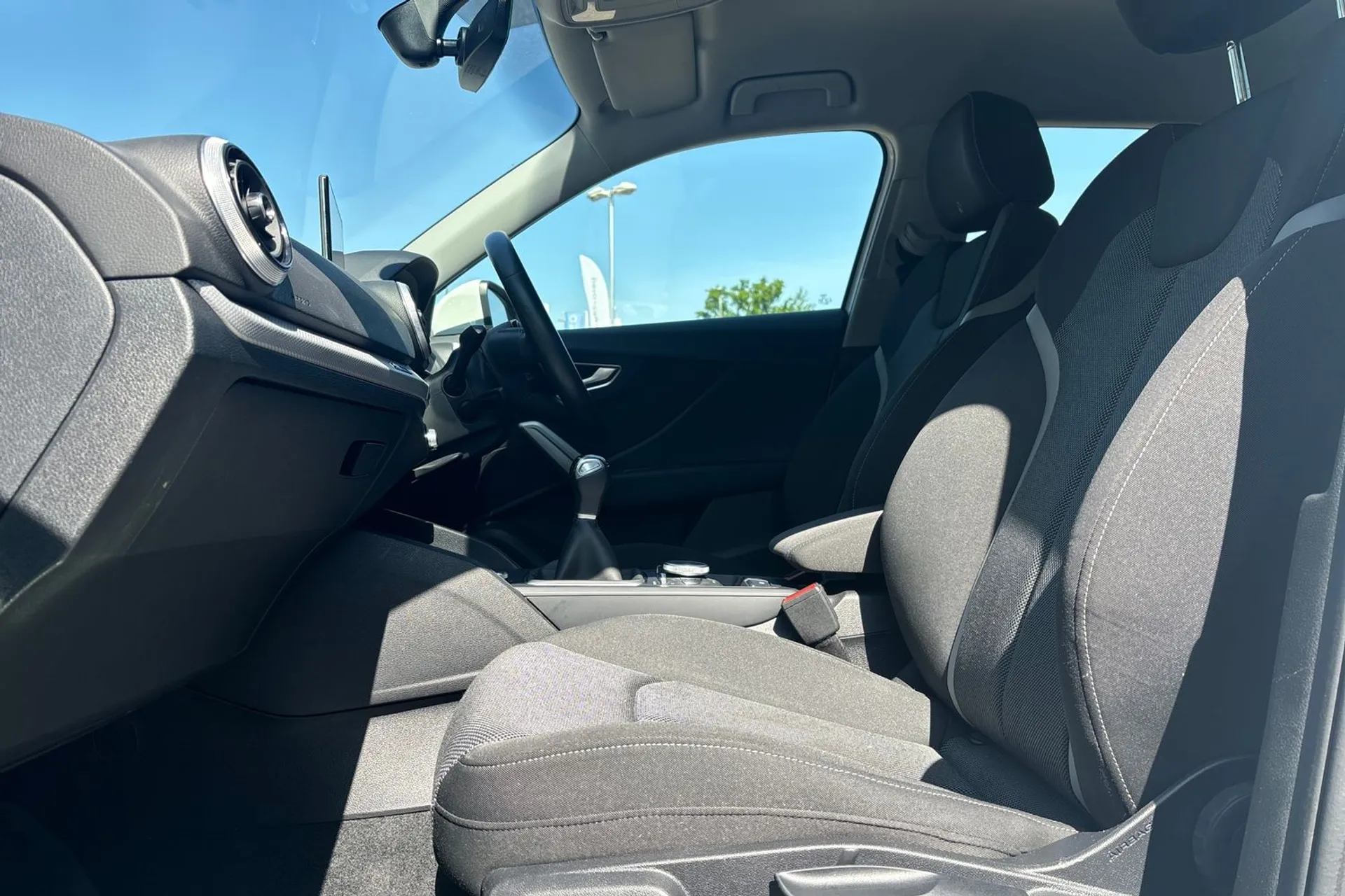 Audi Q2 thumbnail image number 27