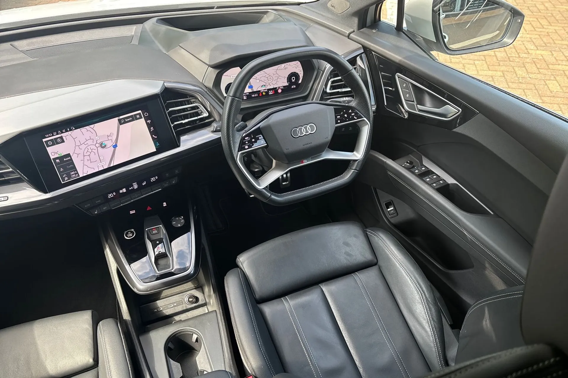 Audi Q4 thumbnail image number 33