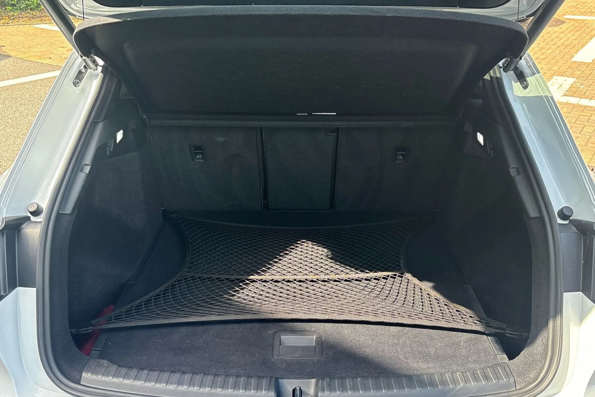 Audi Q4 thumbnail image number 18