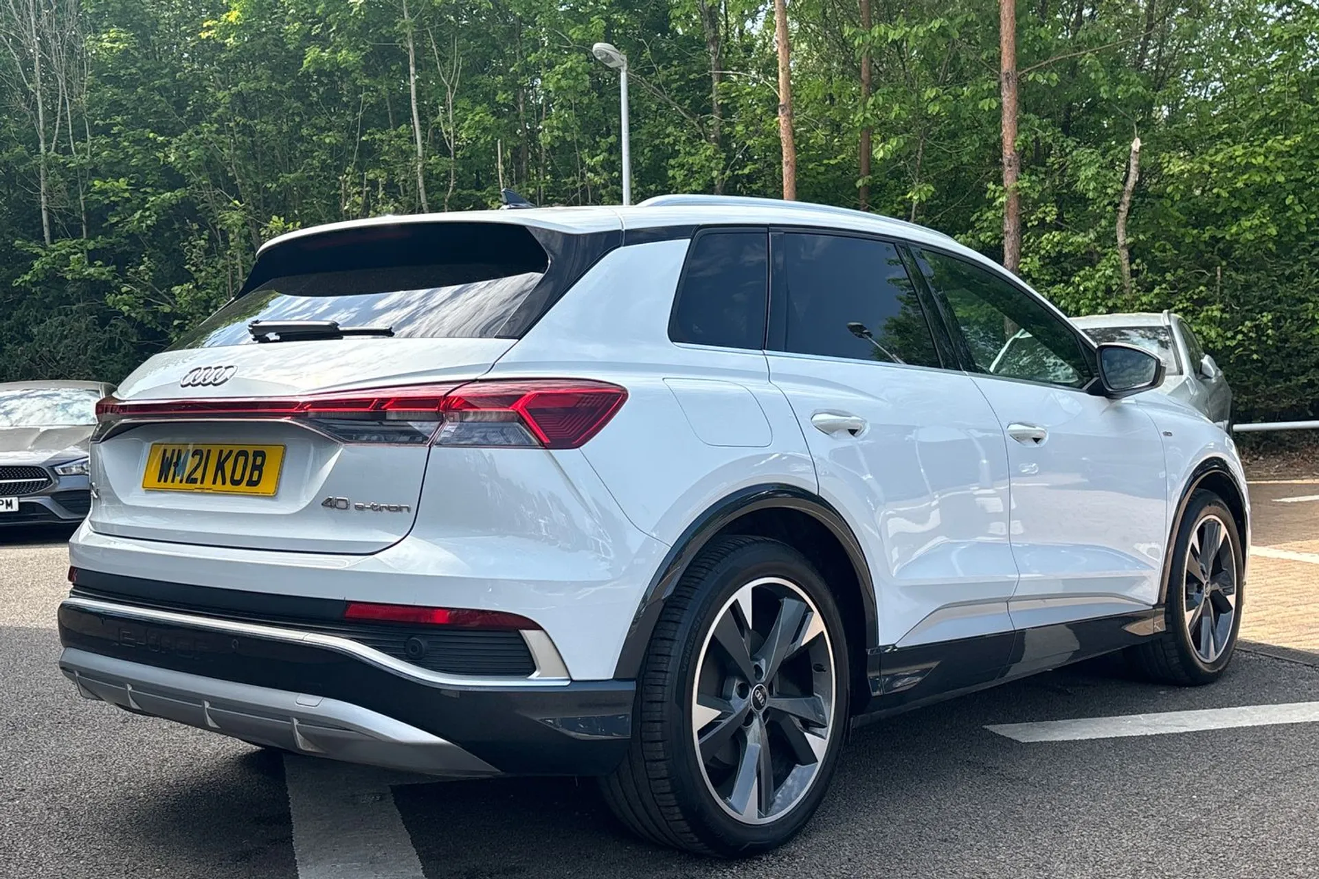Audi Q4 thumbnail image number 6
