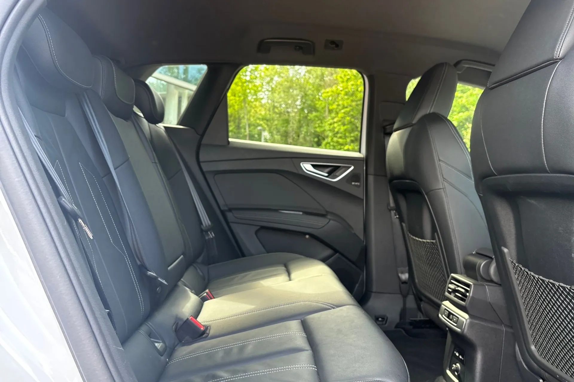 Audi Q4 thumbnail image number 21