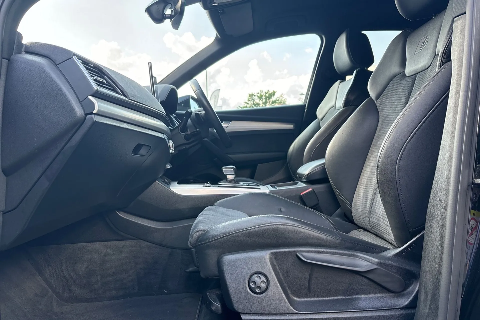Audi Q5 thumbnail image number 28