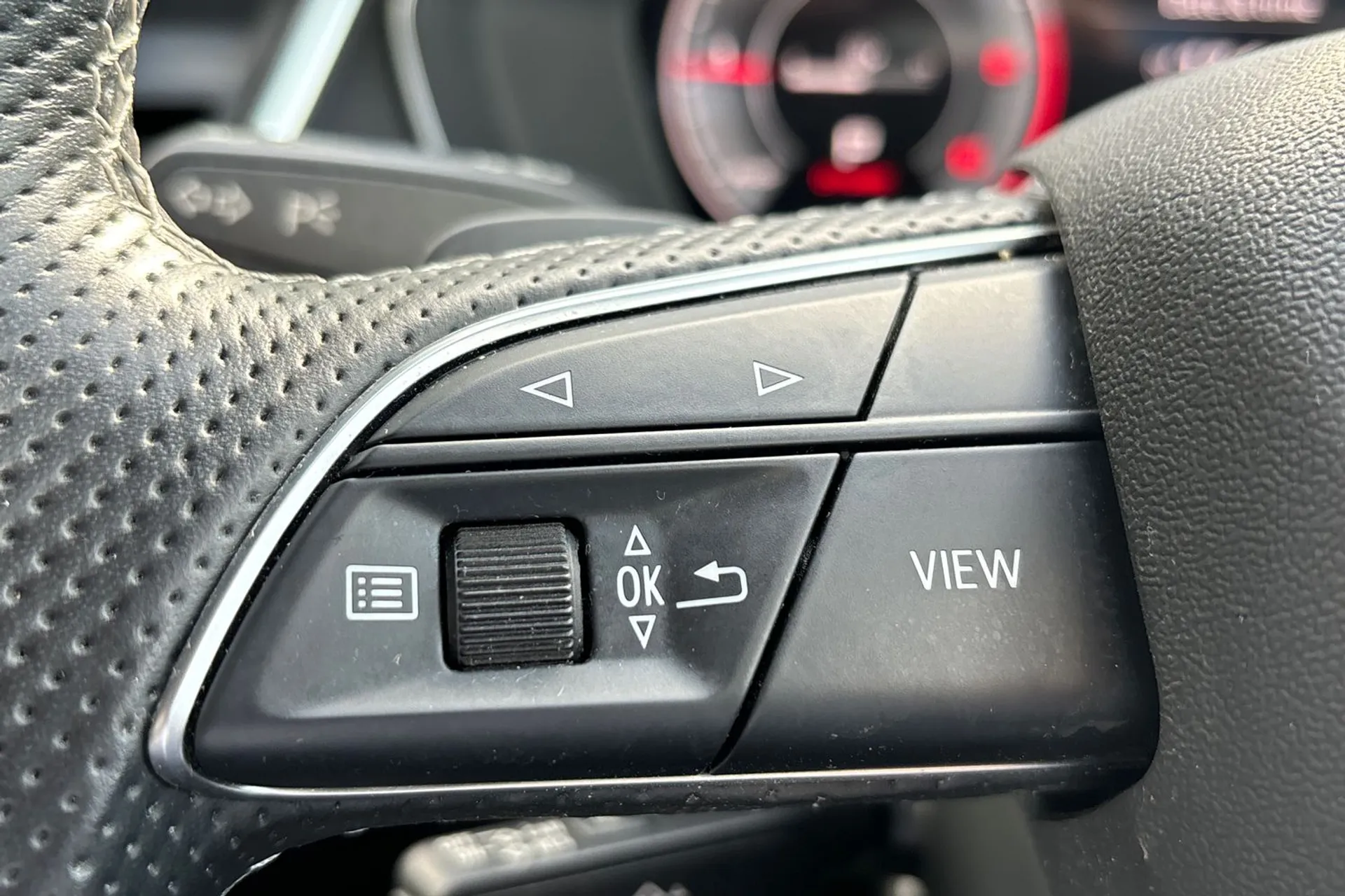 Audi Q5 thumbnail image number 36