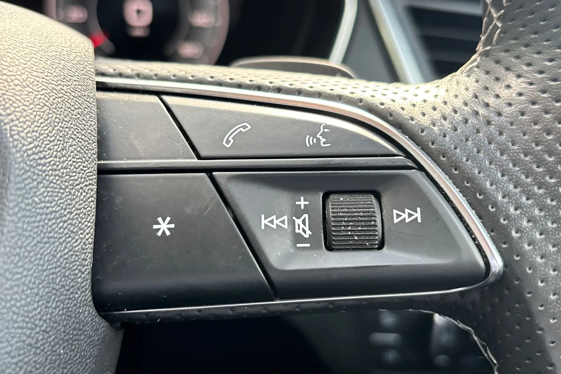Audi Q5 thumbnail image number 37
