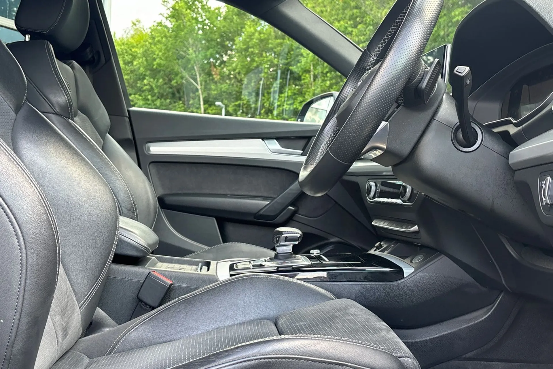 Audi Q5 thumbnail image number 25