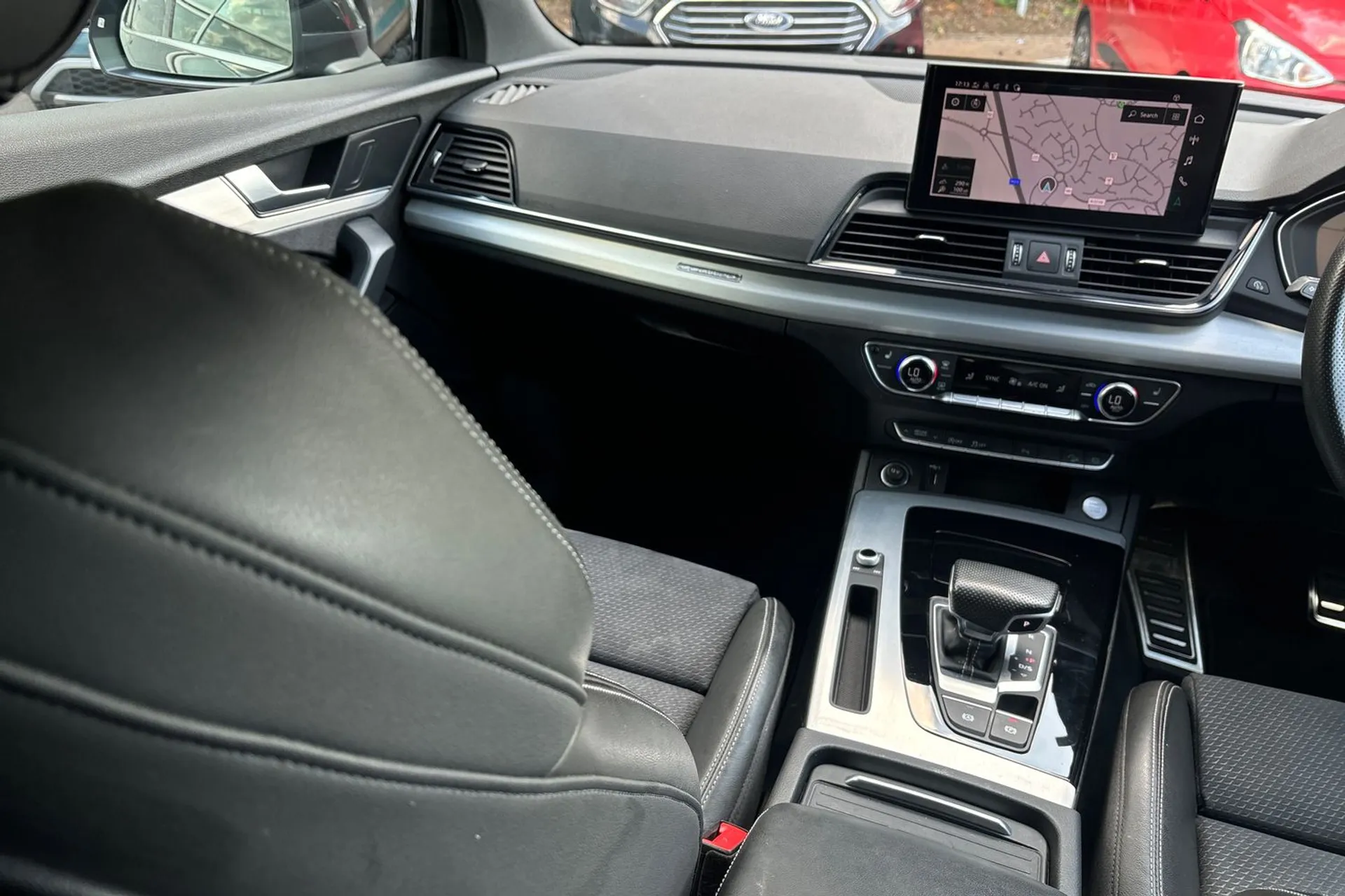 Audi Q5 thumbnail image number 32