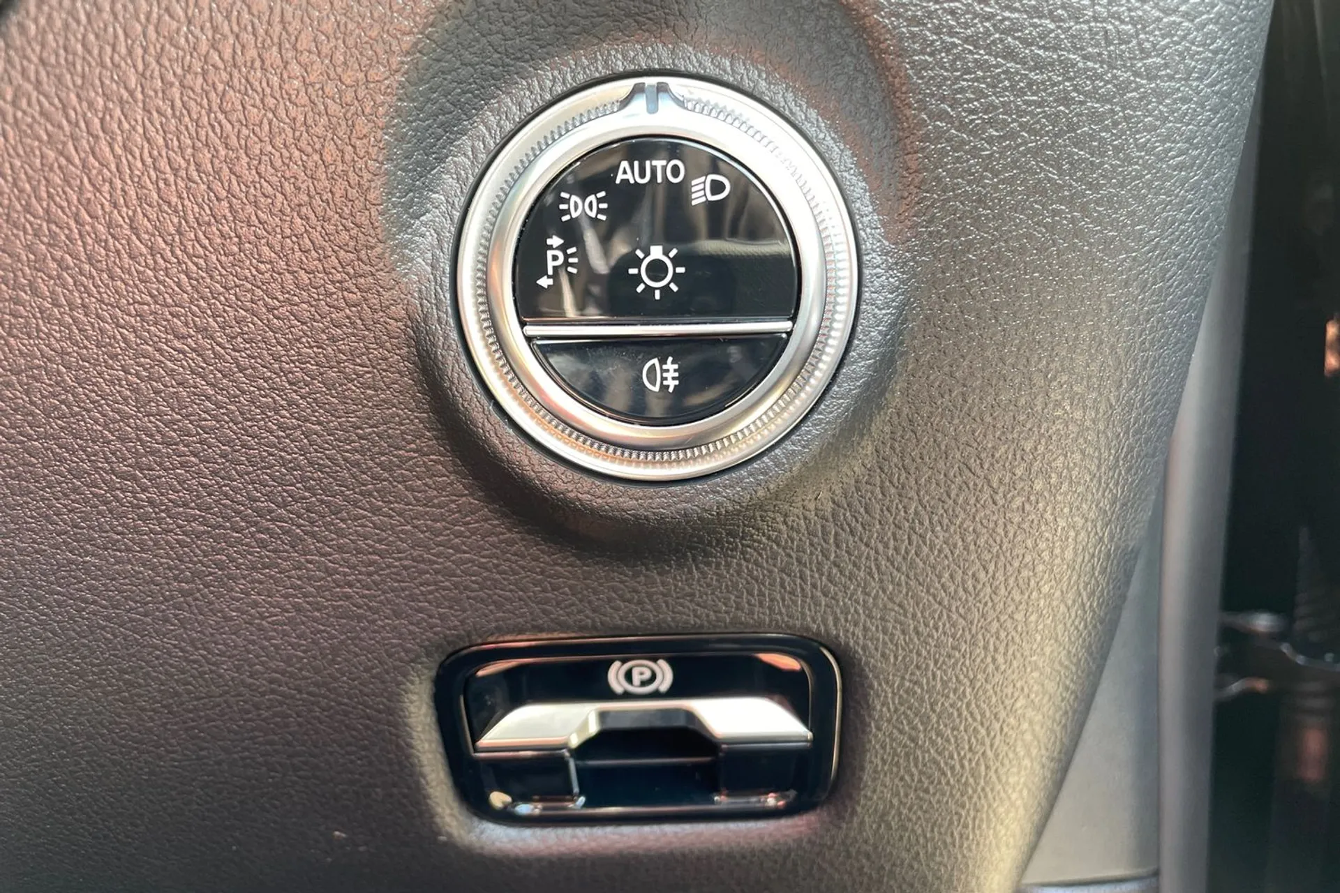 MERCEDES-BENZ C CLASS thumbnail image number 22