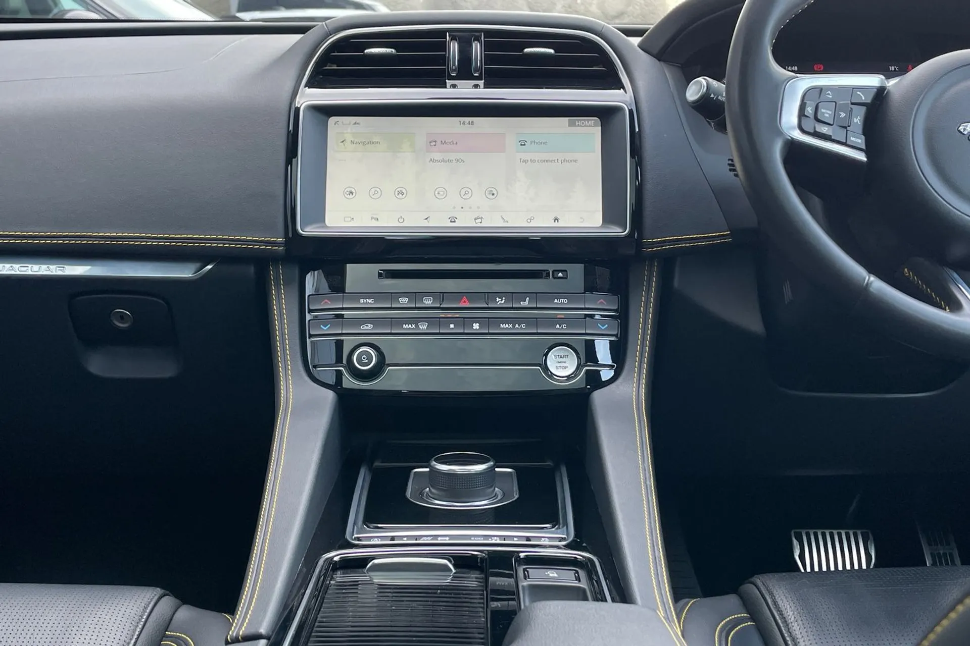 Jaguar F-PACE thumbnail image number 40