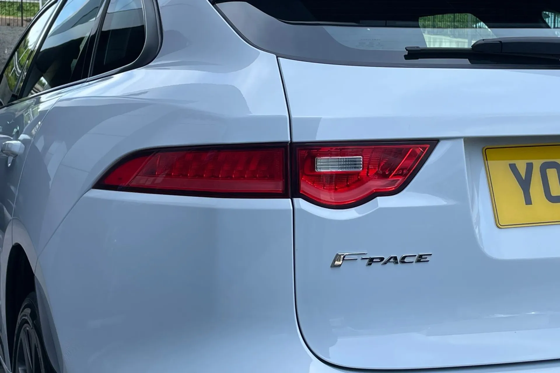 Jaguar F-PACE thumbnail image number 25