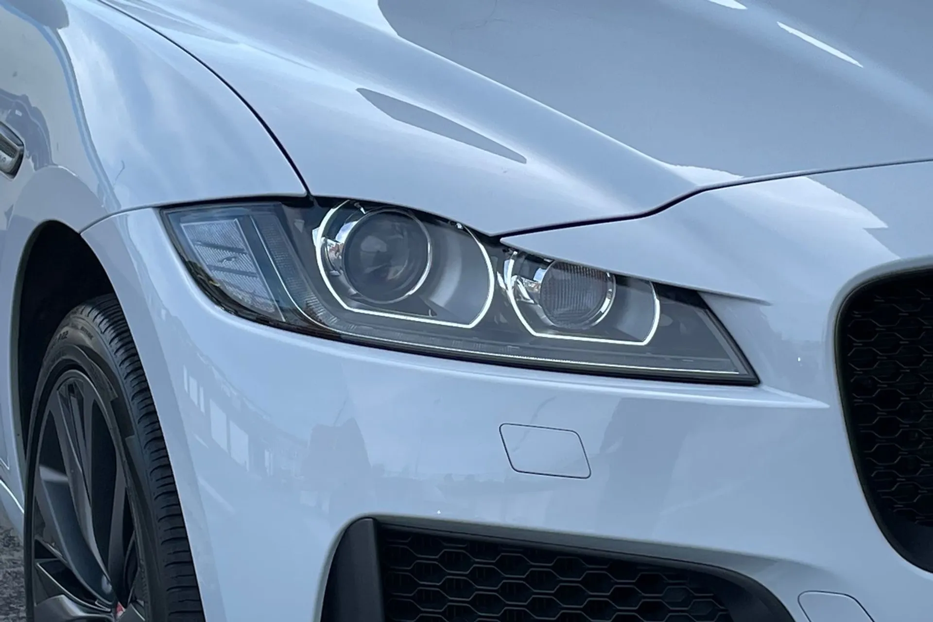Jaguar F-PACE thumbnail image number 26