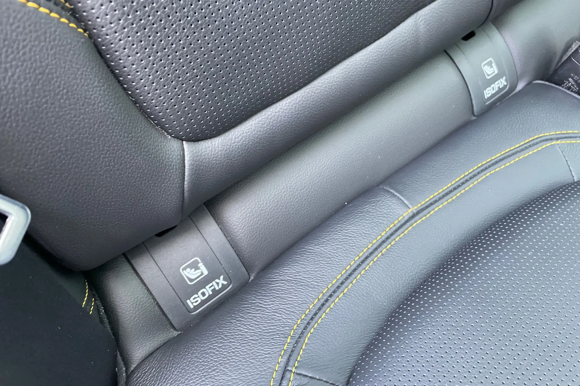 Jaguar F-PACE thumbnail image number 33