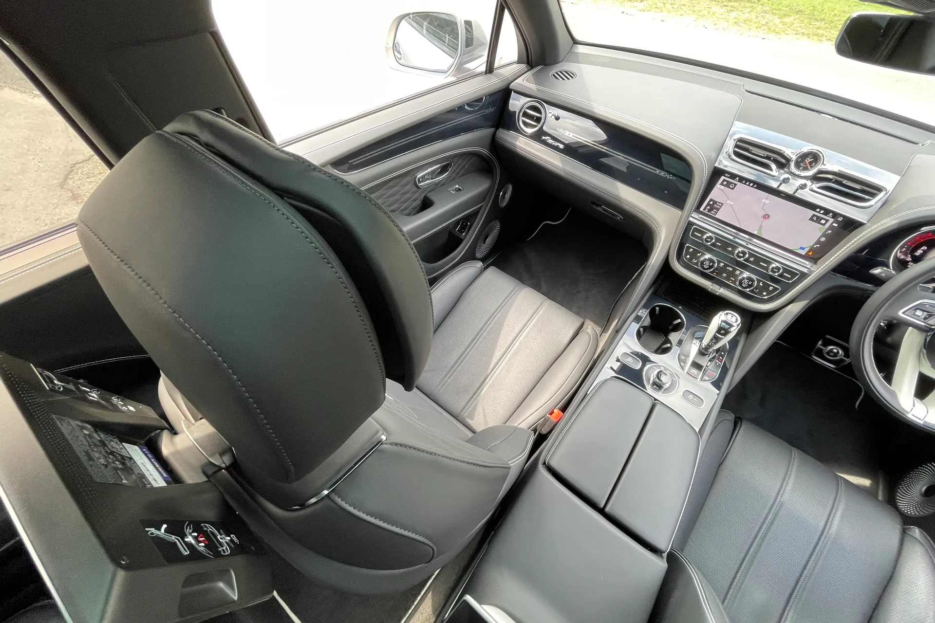 Bentley BENTAYGA thumbnail image number 42