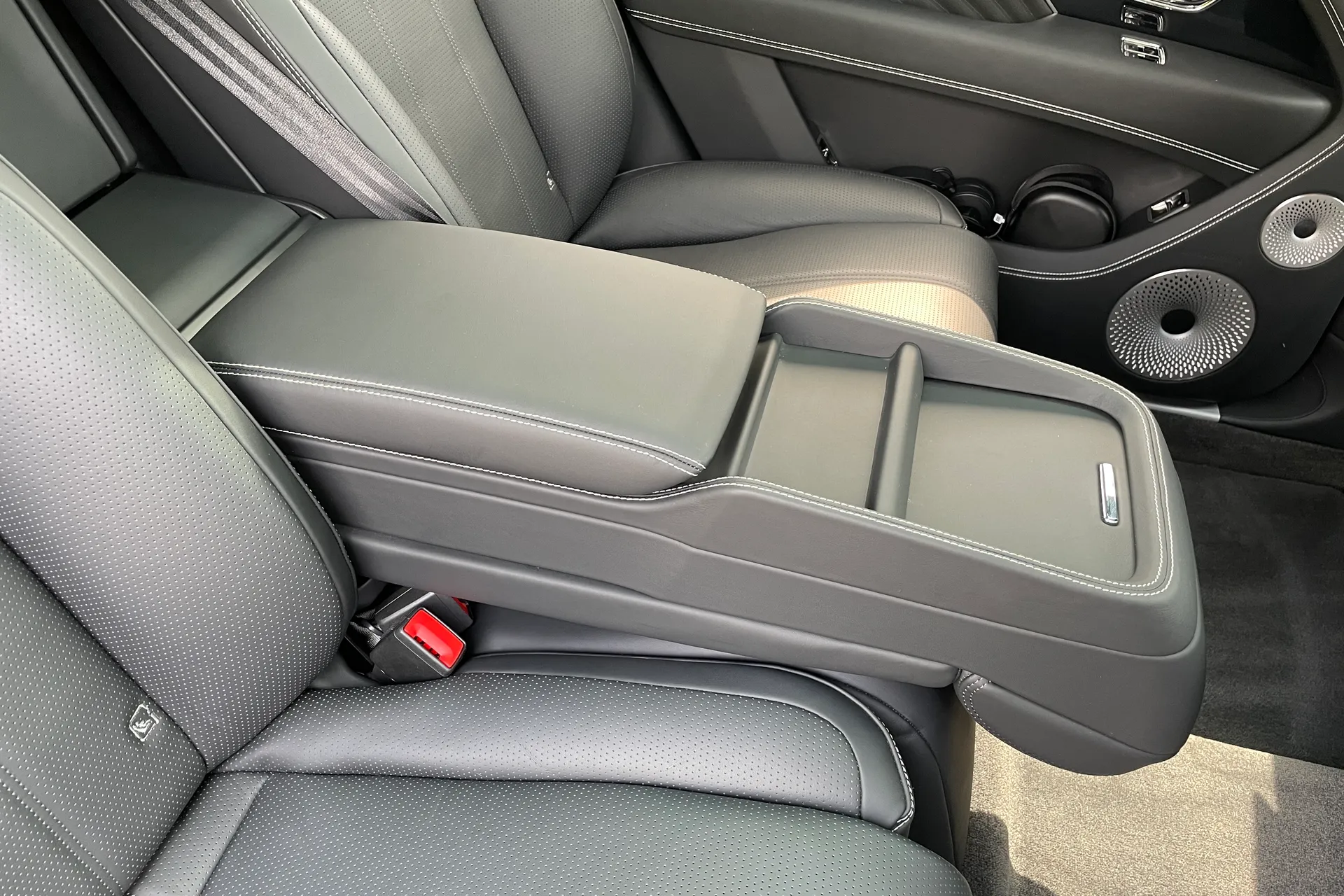 Bentley BENTAYGA thumbnail image number 43