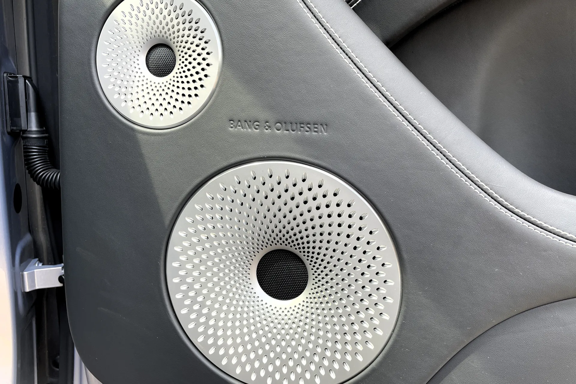 Bentley BENTAYGA thumbnail image number 6