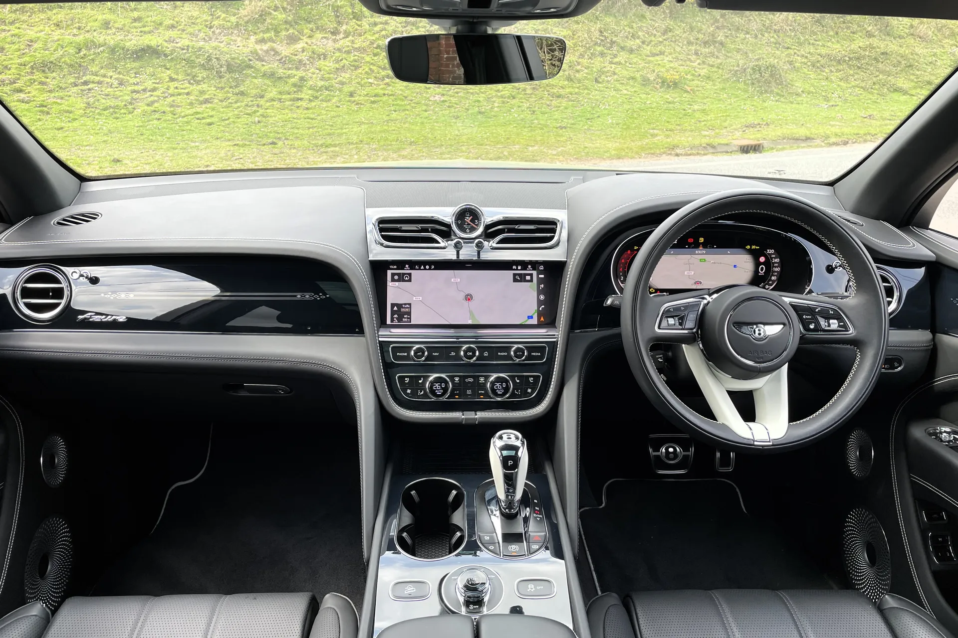 Bentley BENTAYGA thumbnail image number 38