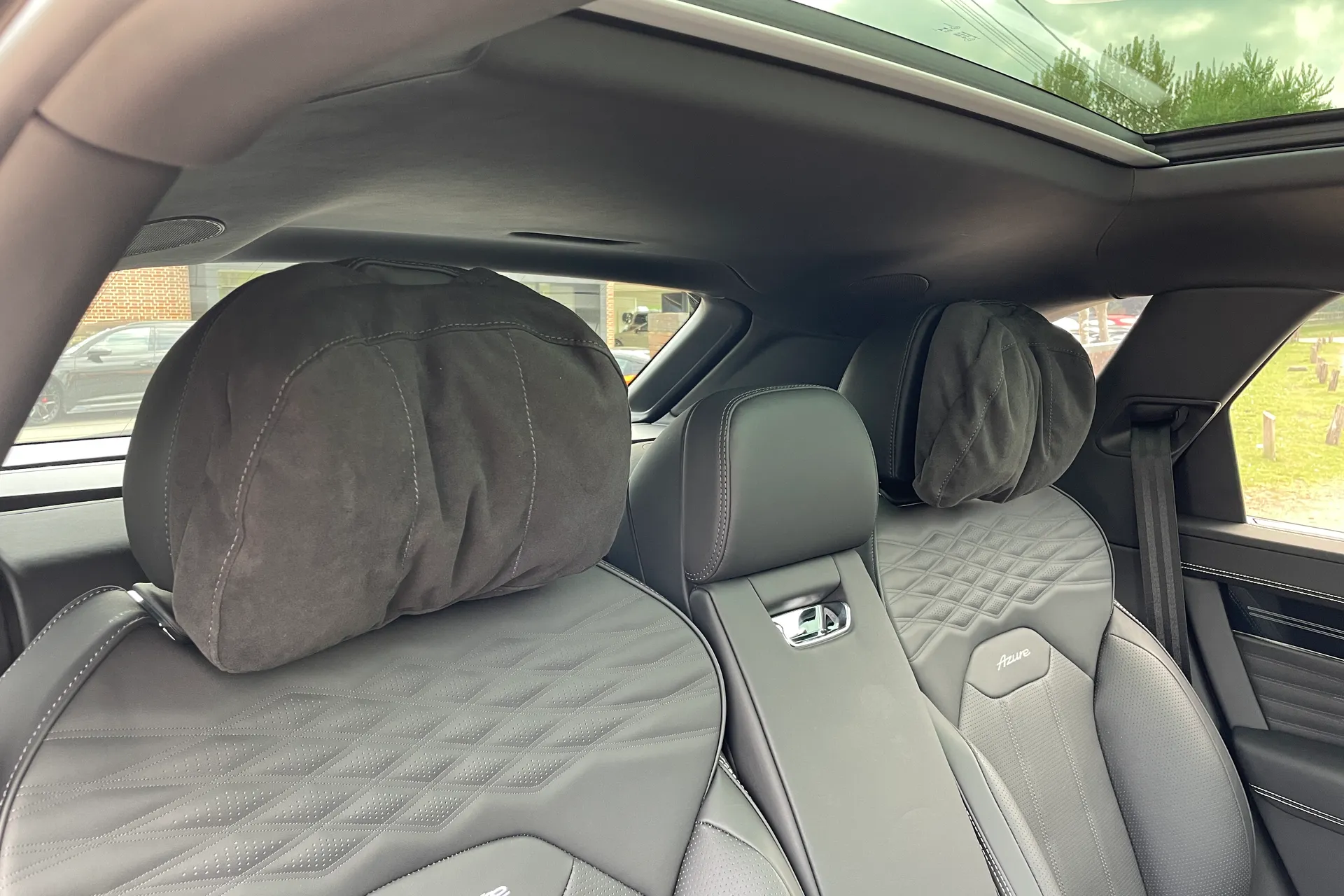 Bentley BENTAYGA thumbnail image number 26