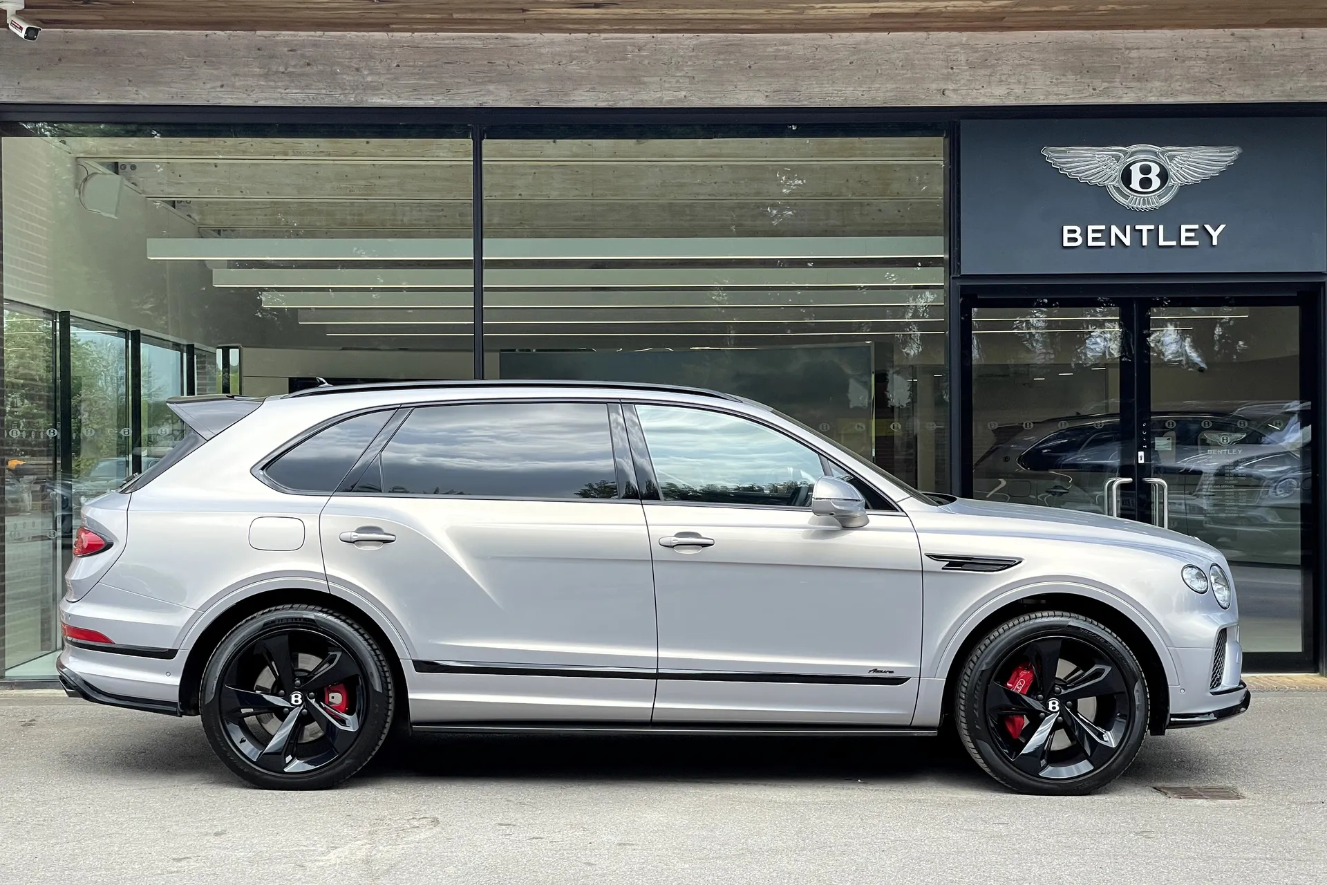 Bentley BENTAYGA thumbnail image number 2