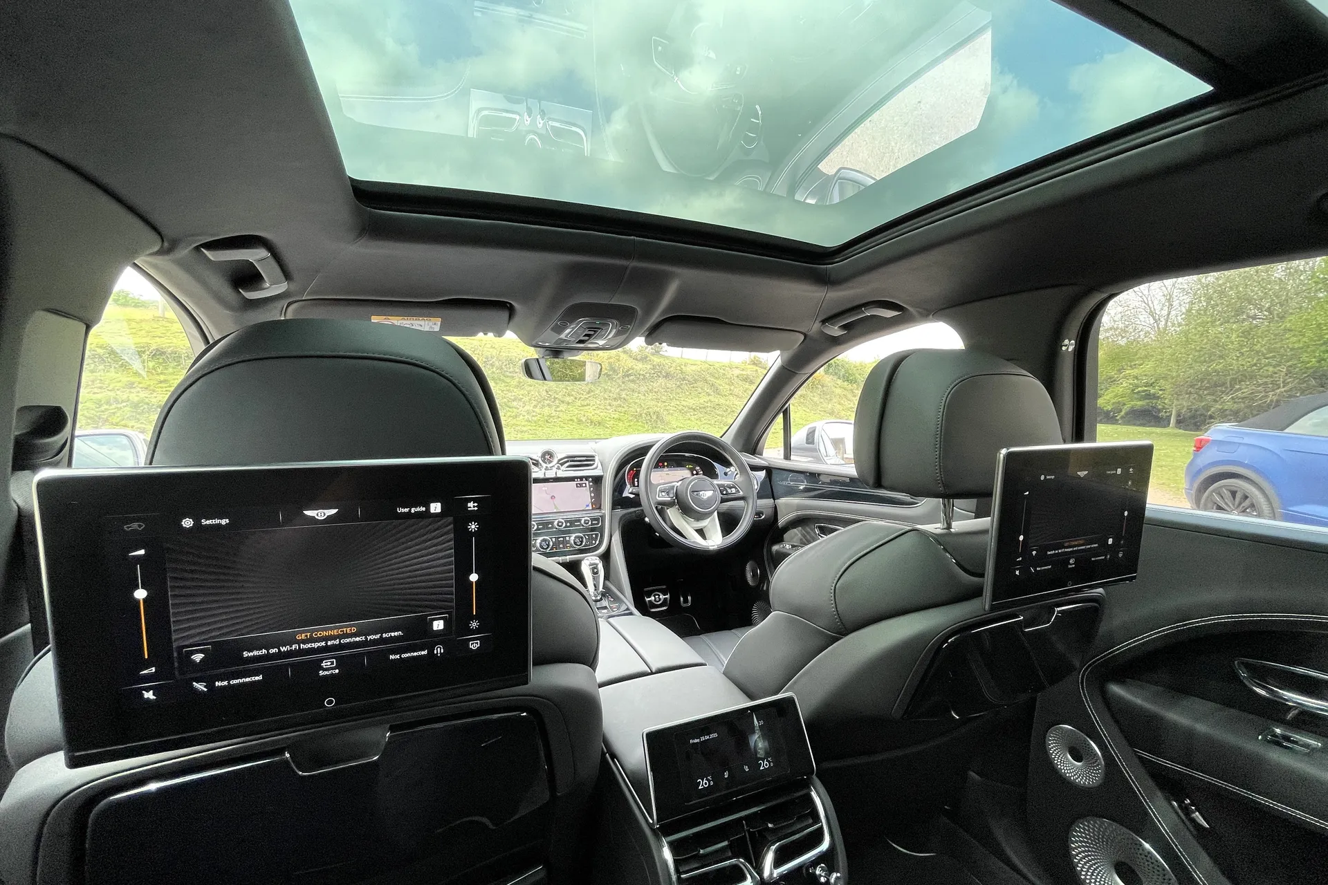 Bentley BENTAYGA thumbnail image number 5