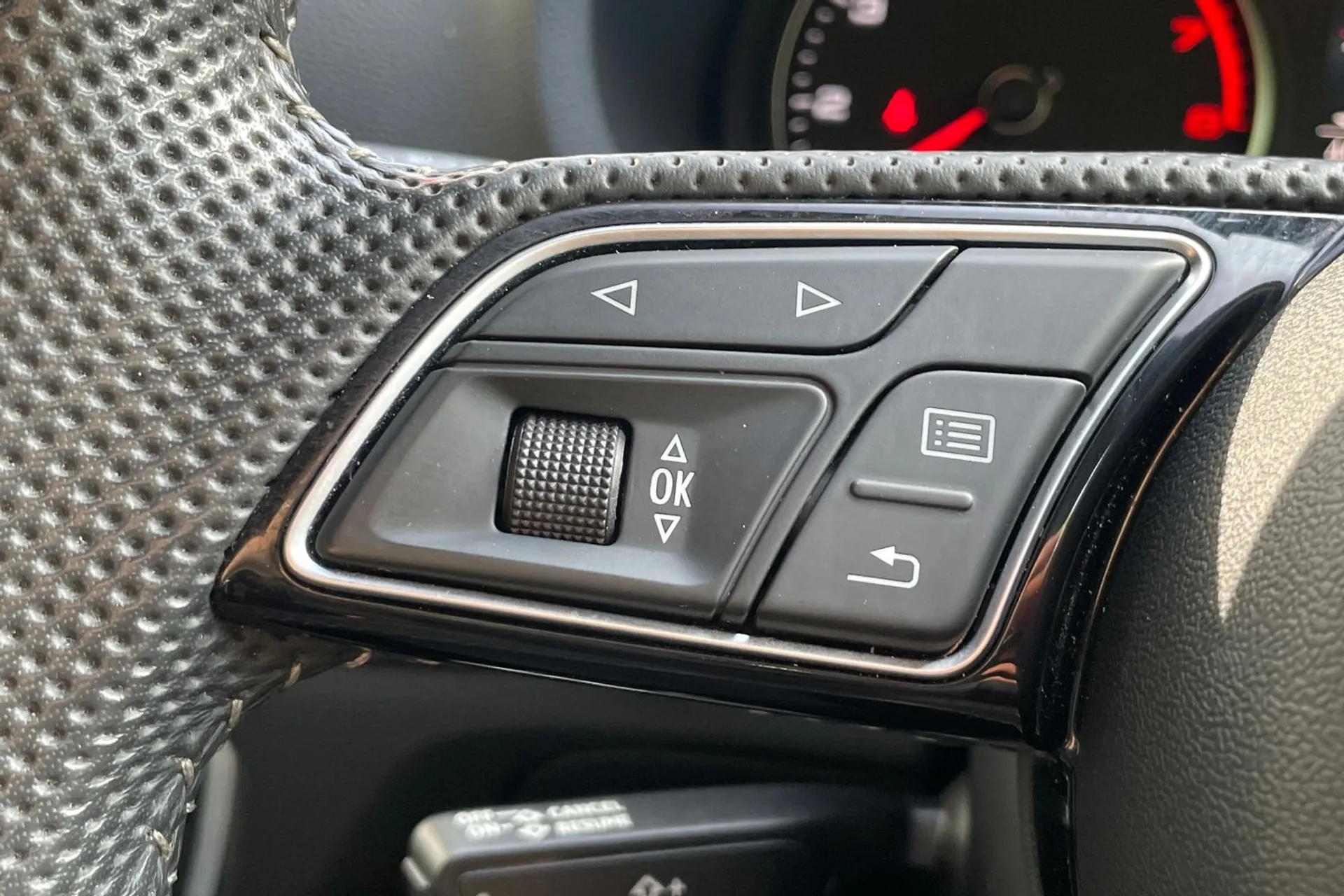 Audi A3 thumbnail image number 35