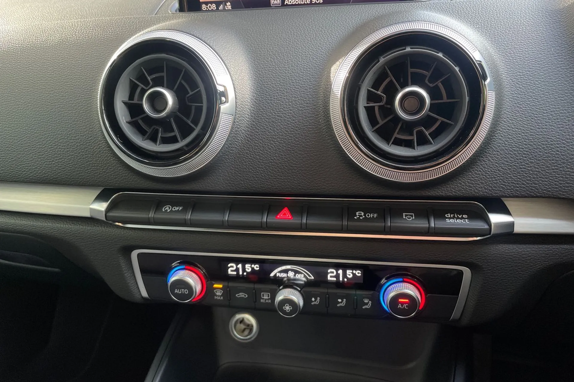 Audi A3 thumbnail image number 38