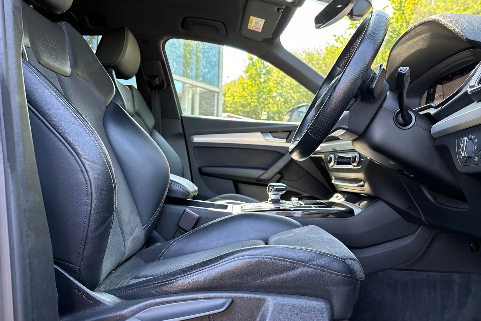 Audi Q5 thumbnail image number 25