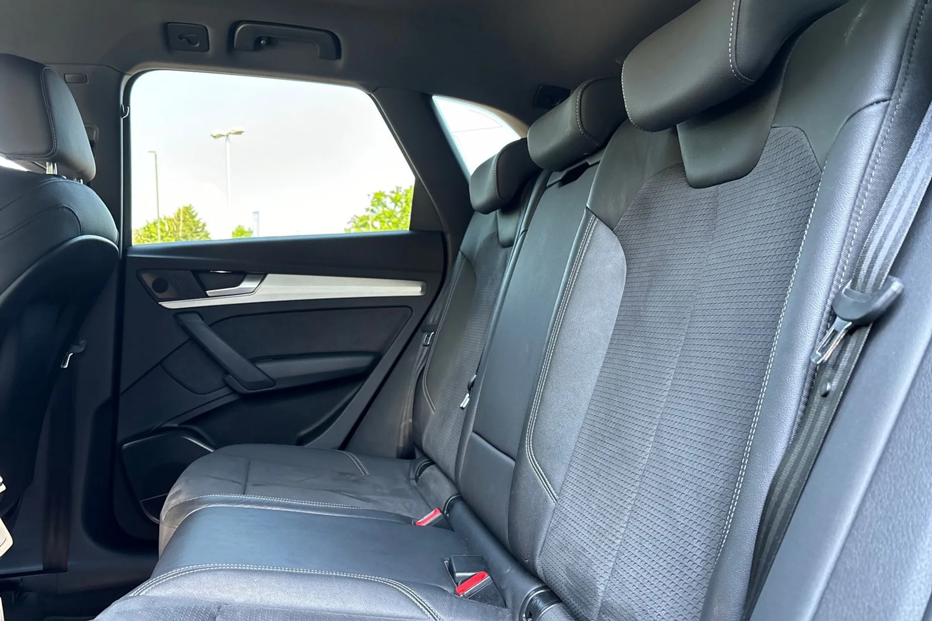 Audi Q5 thumbnail image number 30