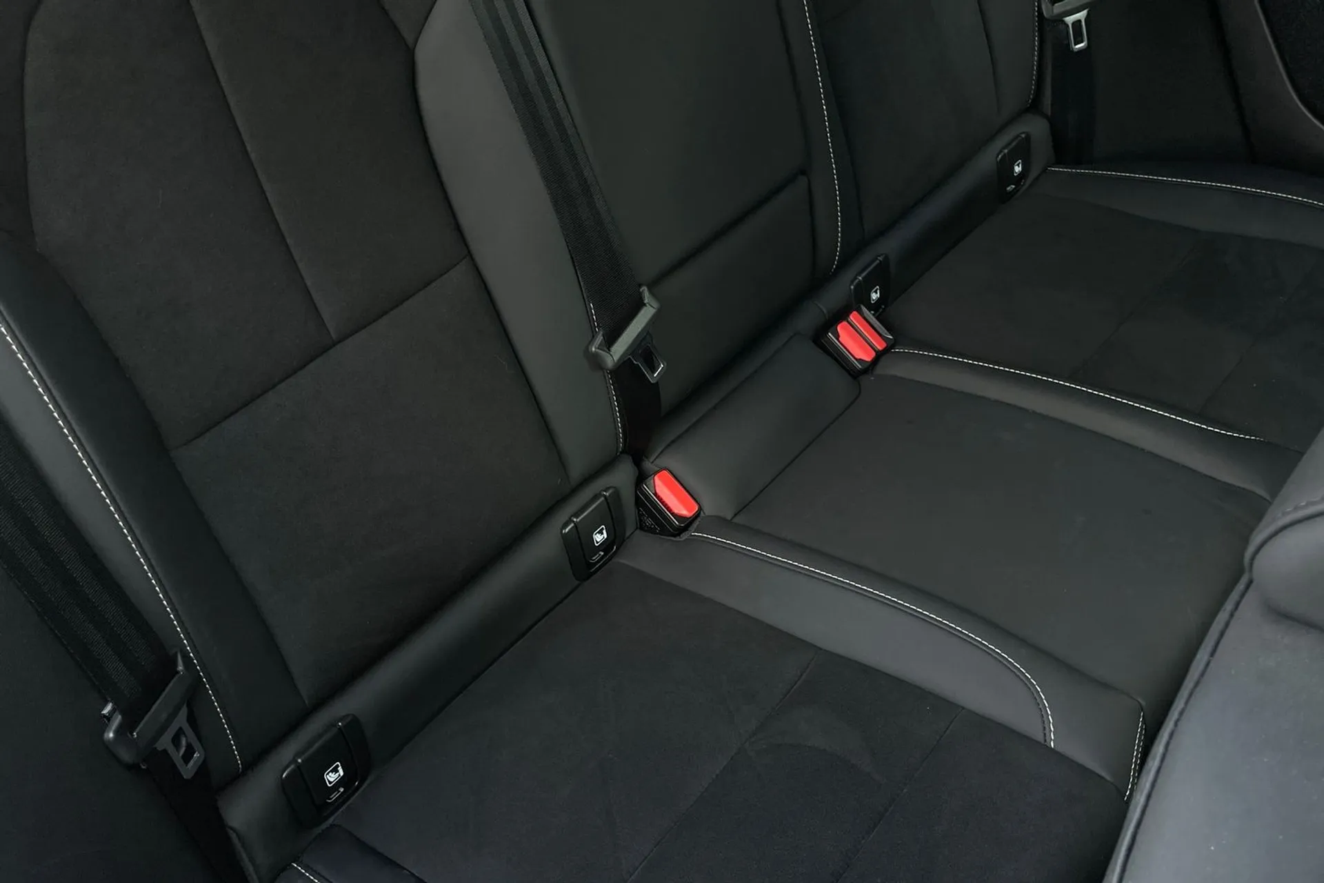 Volvo XC40 thumbnail image number 24