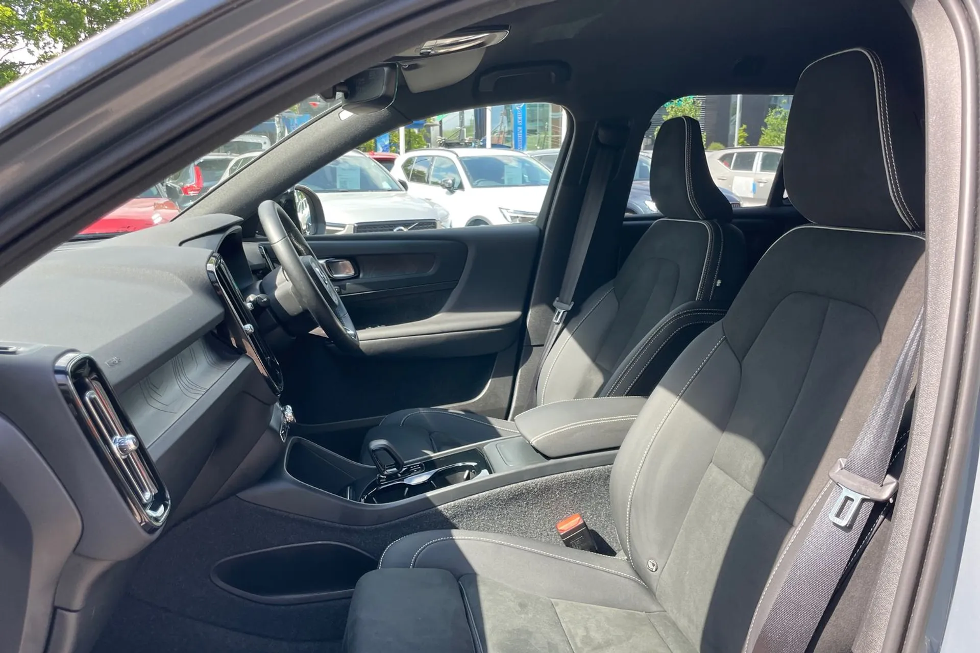 Volvo XC40 thumbnail image number 27