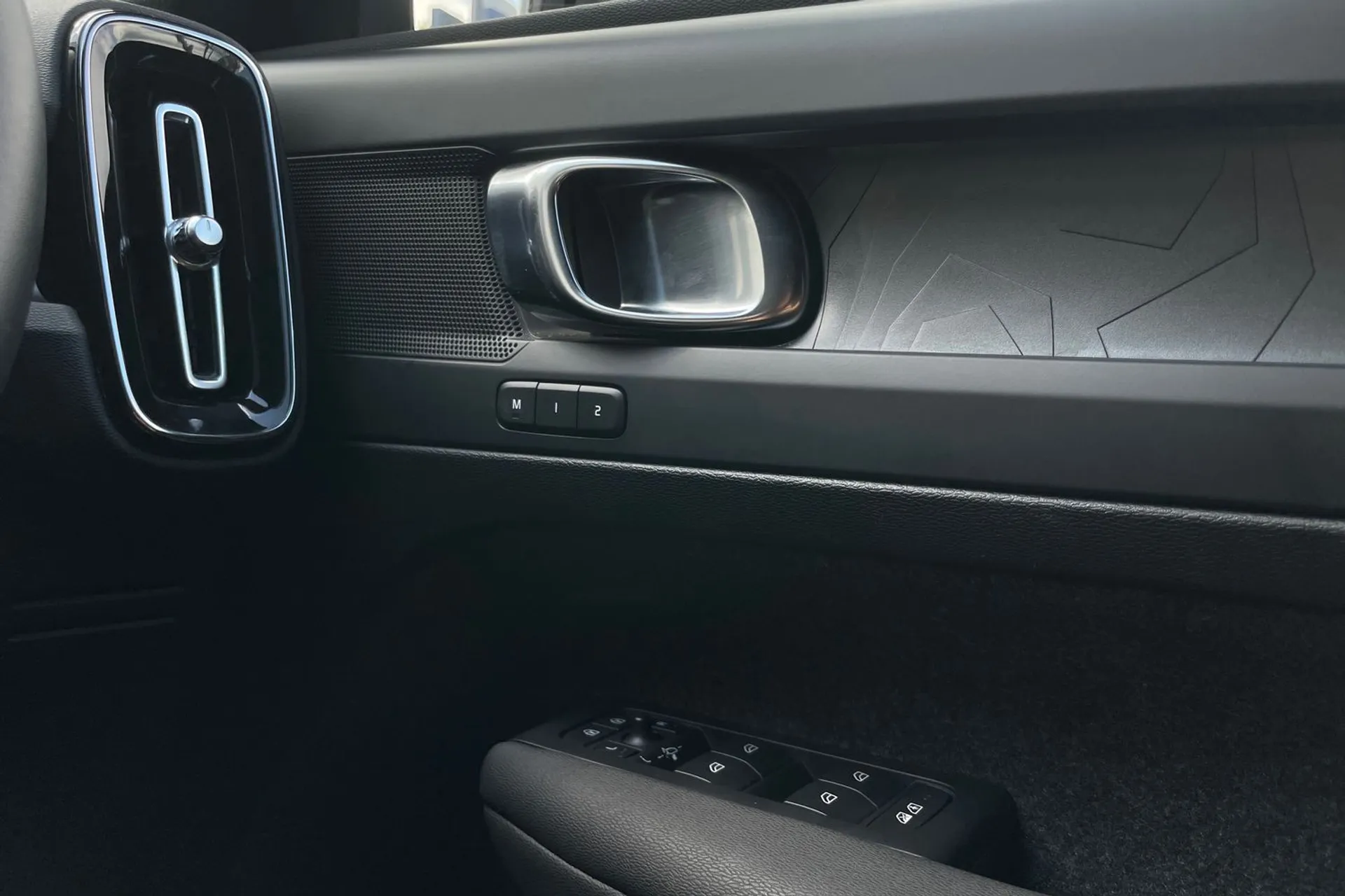Volvo XC40 thumbnail image number 40