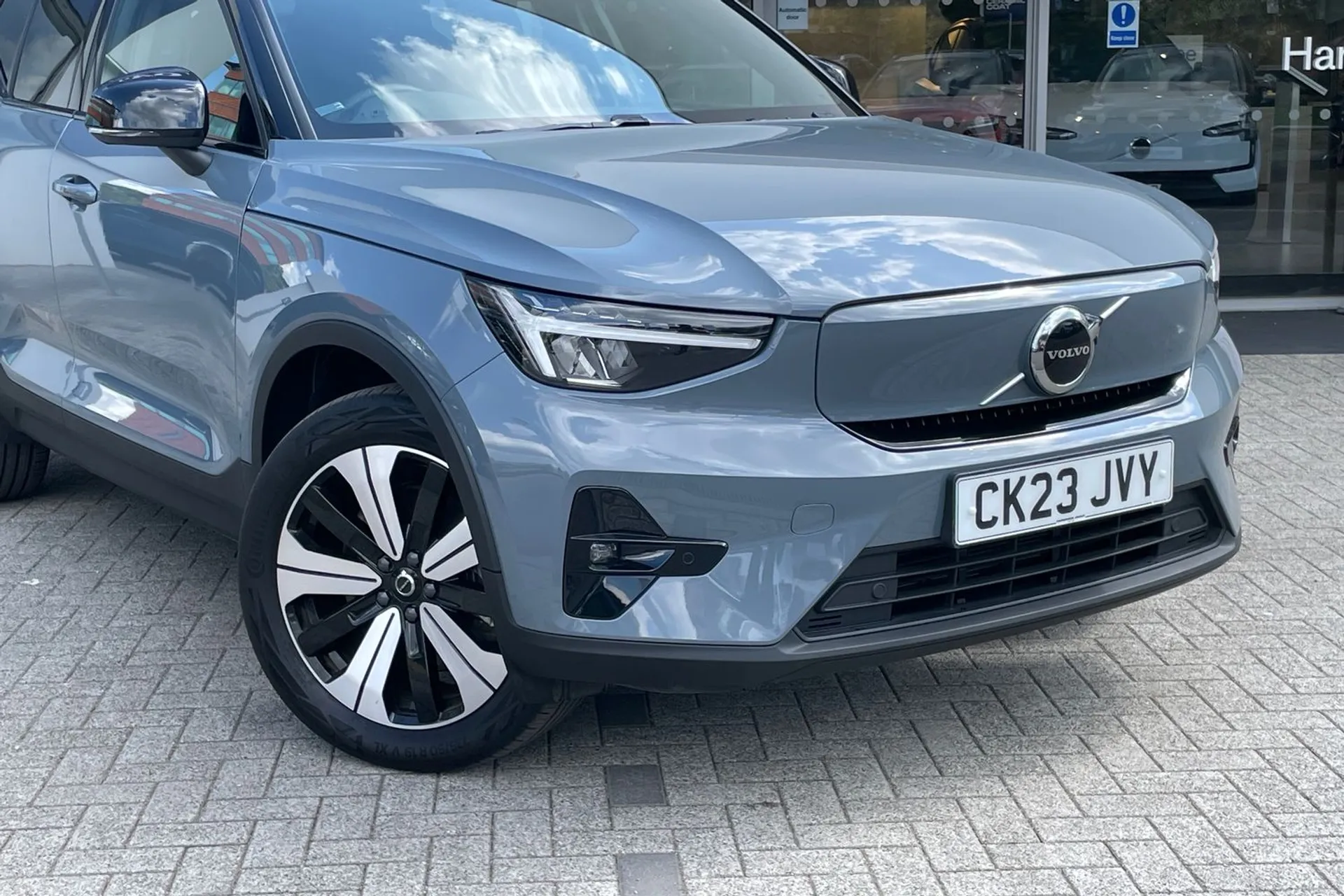Volvo XC40 thumbnail image number 6