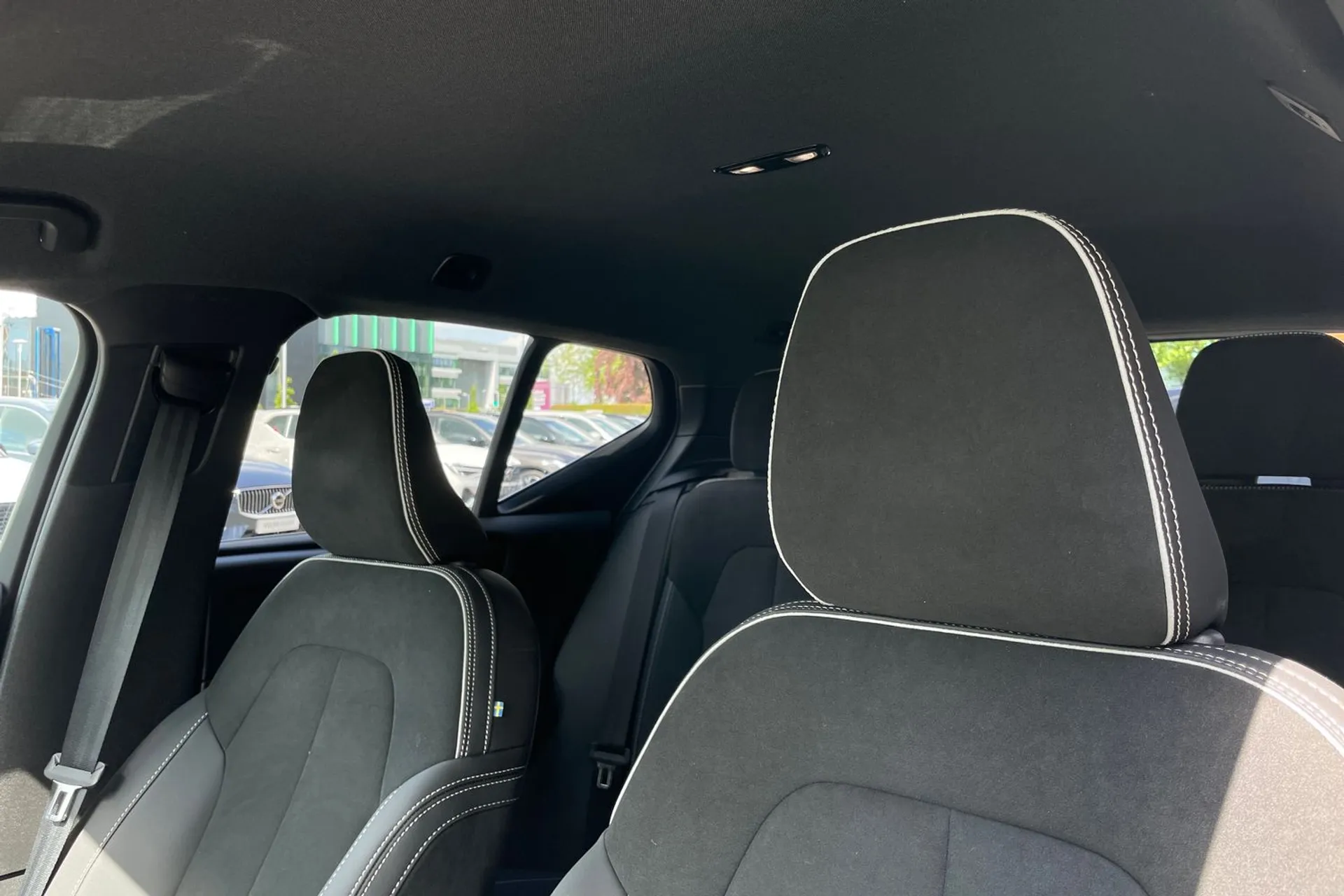 Volvo XC40 thumbnail image number 28