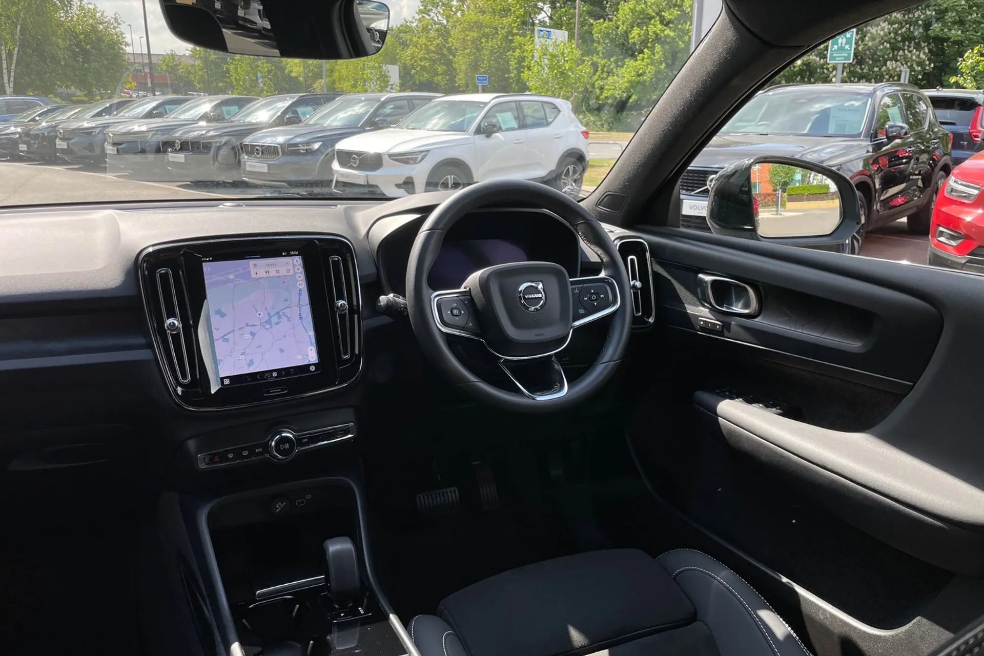 Volvo XC40 thumbnail image number 32