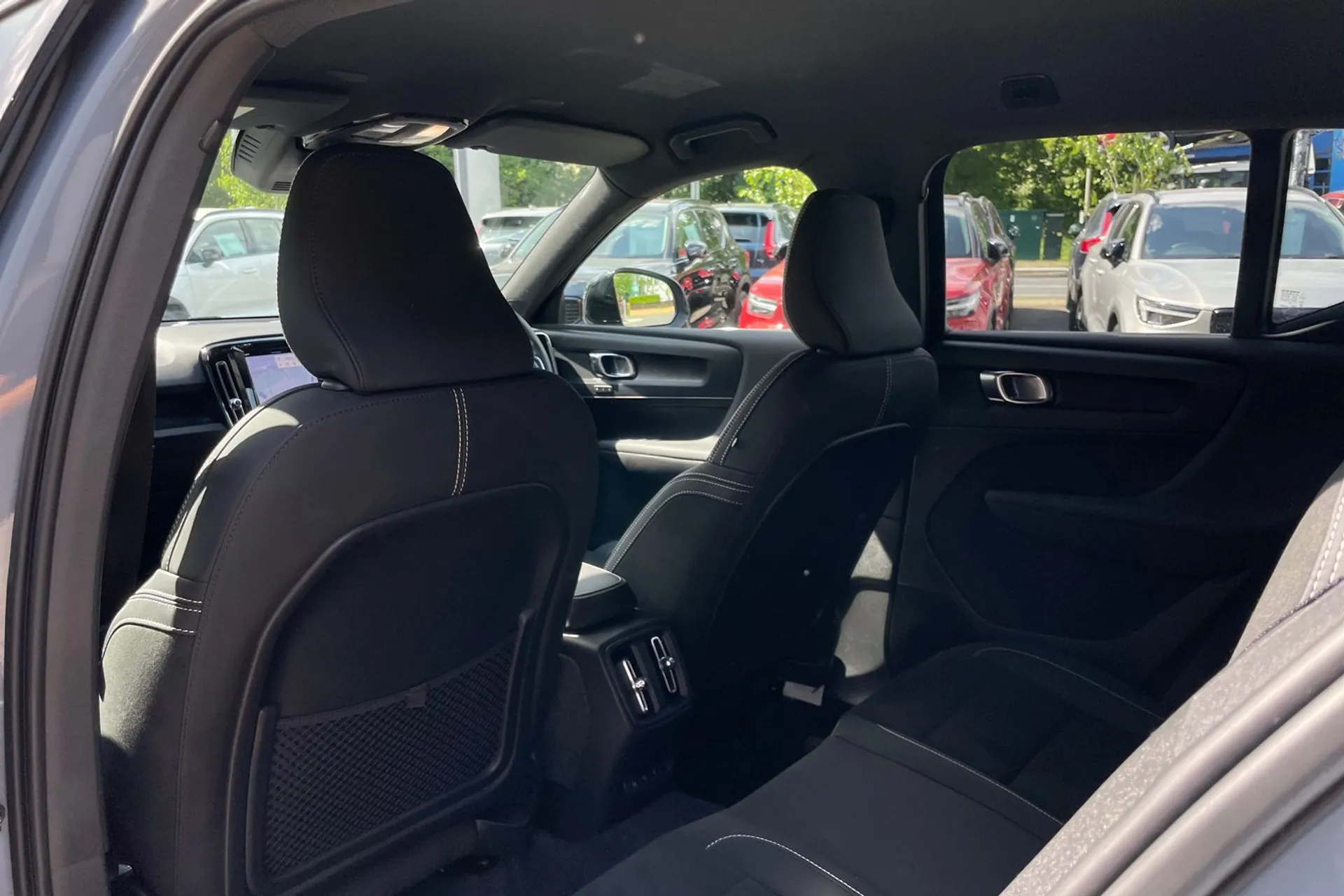 Volvo XC40 thumbnail image number 30