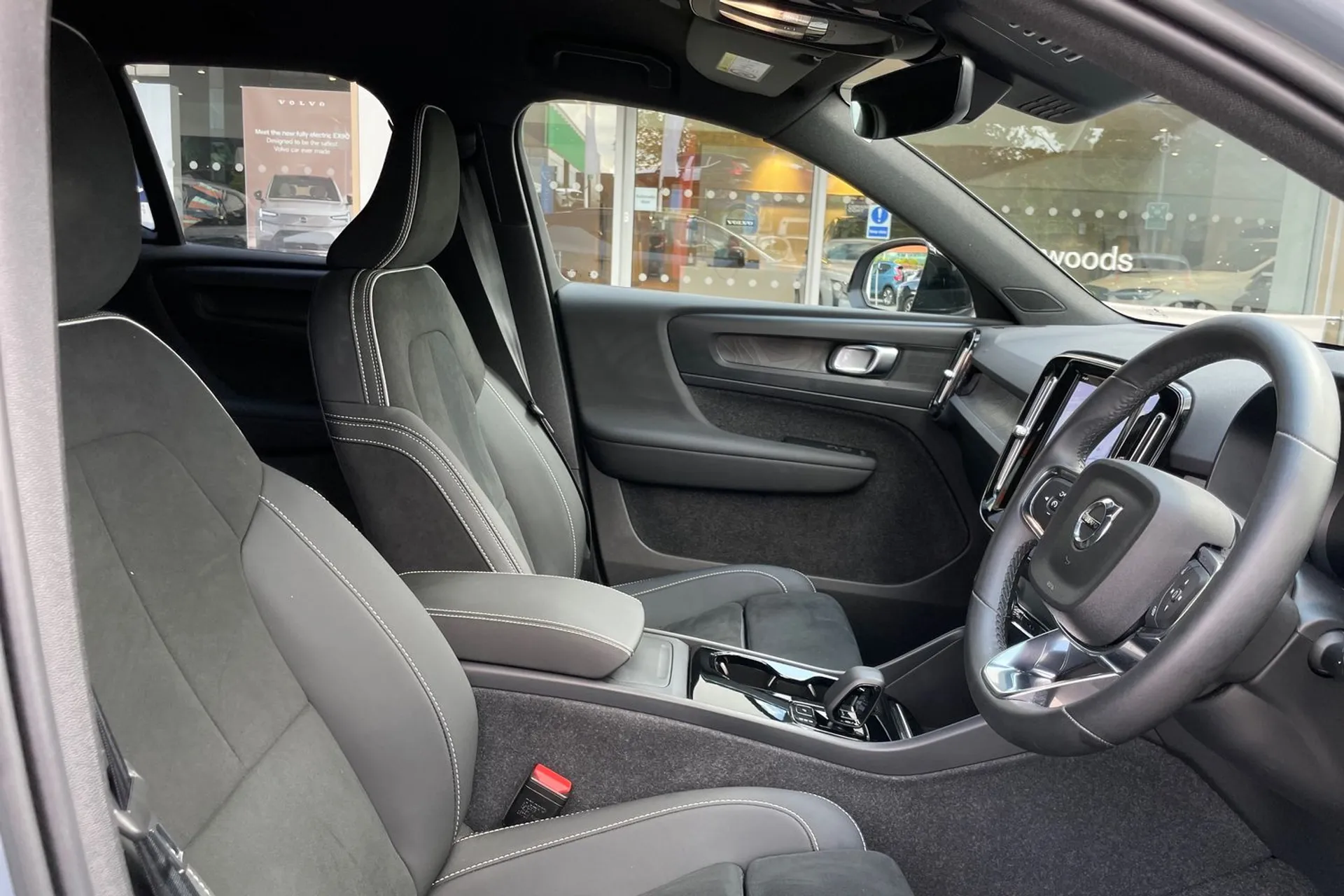 Volvo XC40 thumbnail image number 25