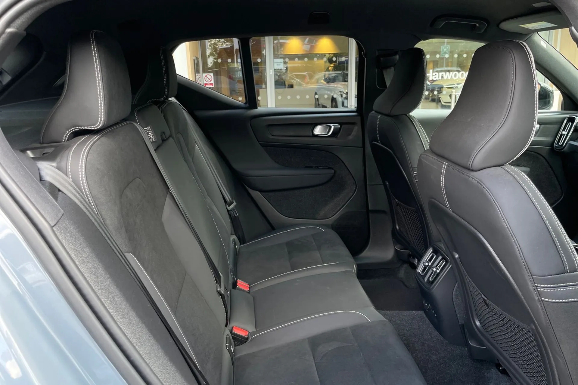 Volvo XC40 thumbnail image number 22