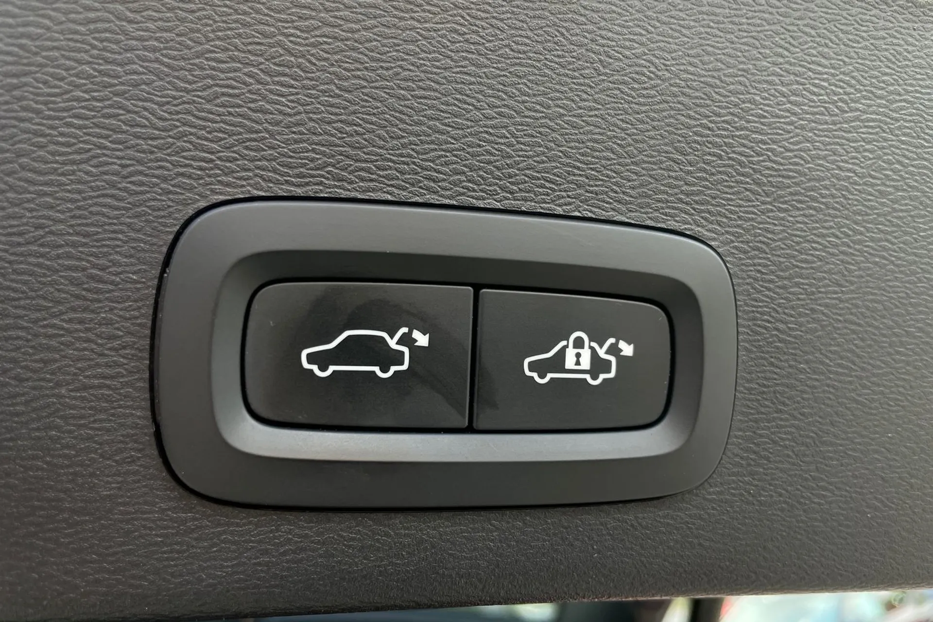 Volvo XC40 thumbnail image number 20