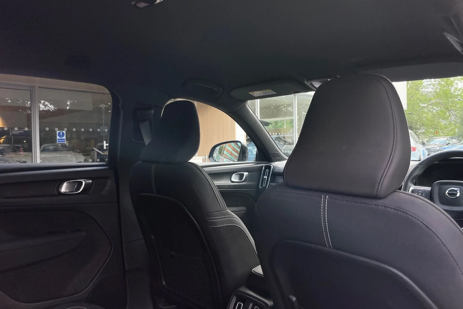 Volvo XC40 thumbnail image number 23