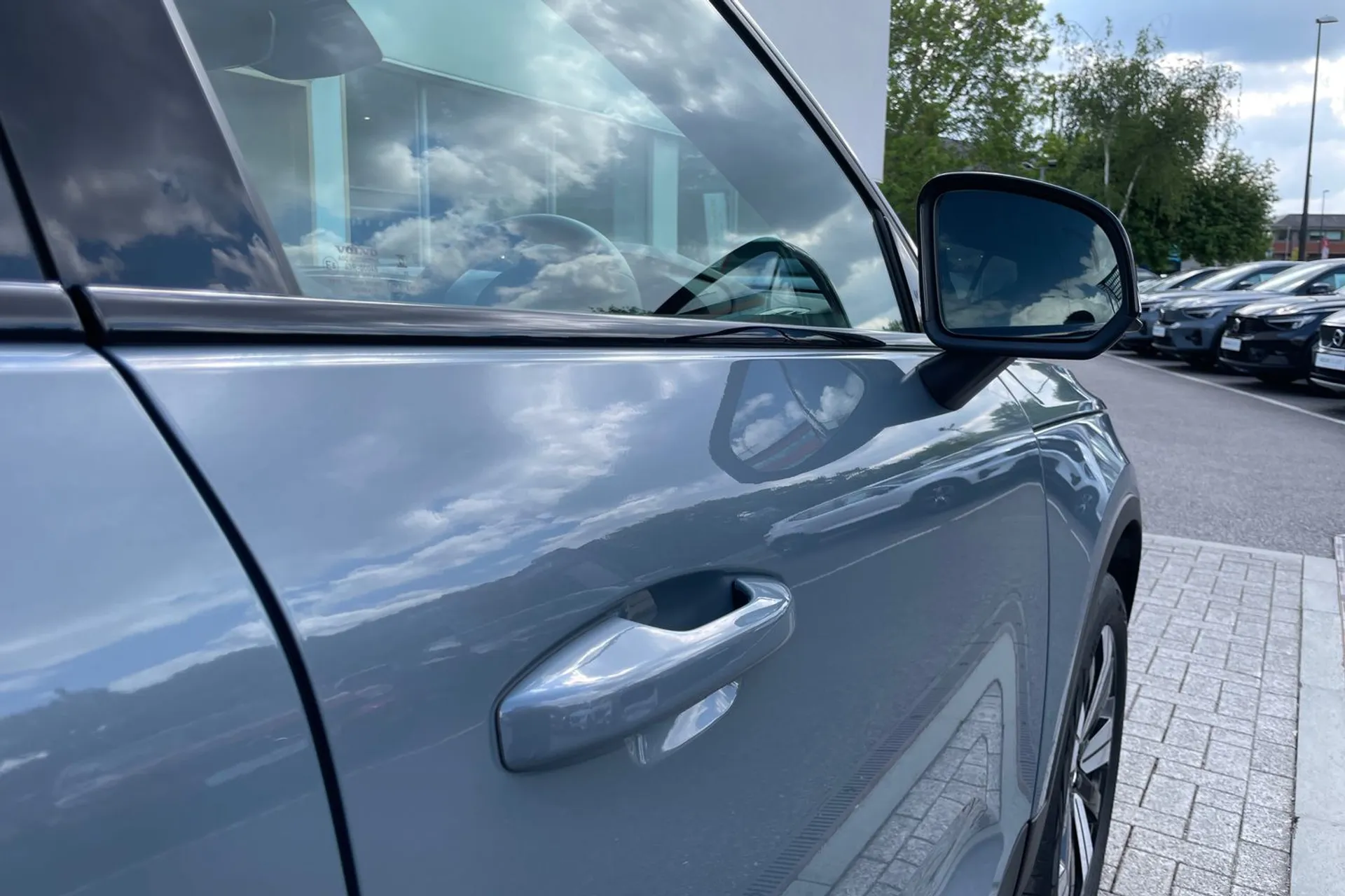 Volvo XC40 thumbnail image number 16