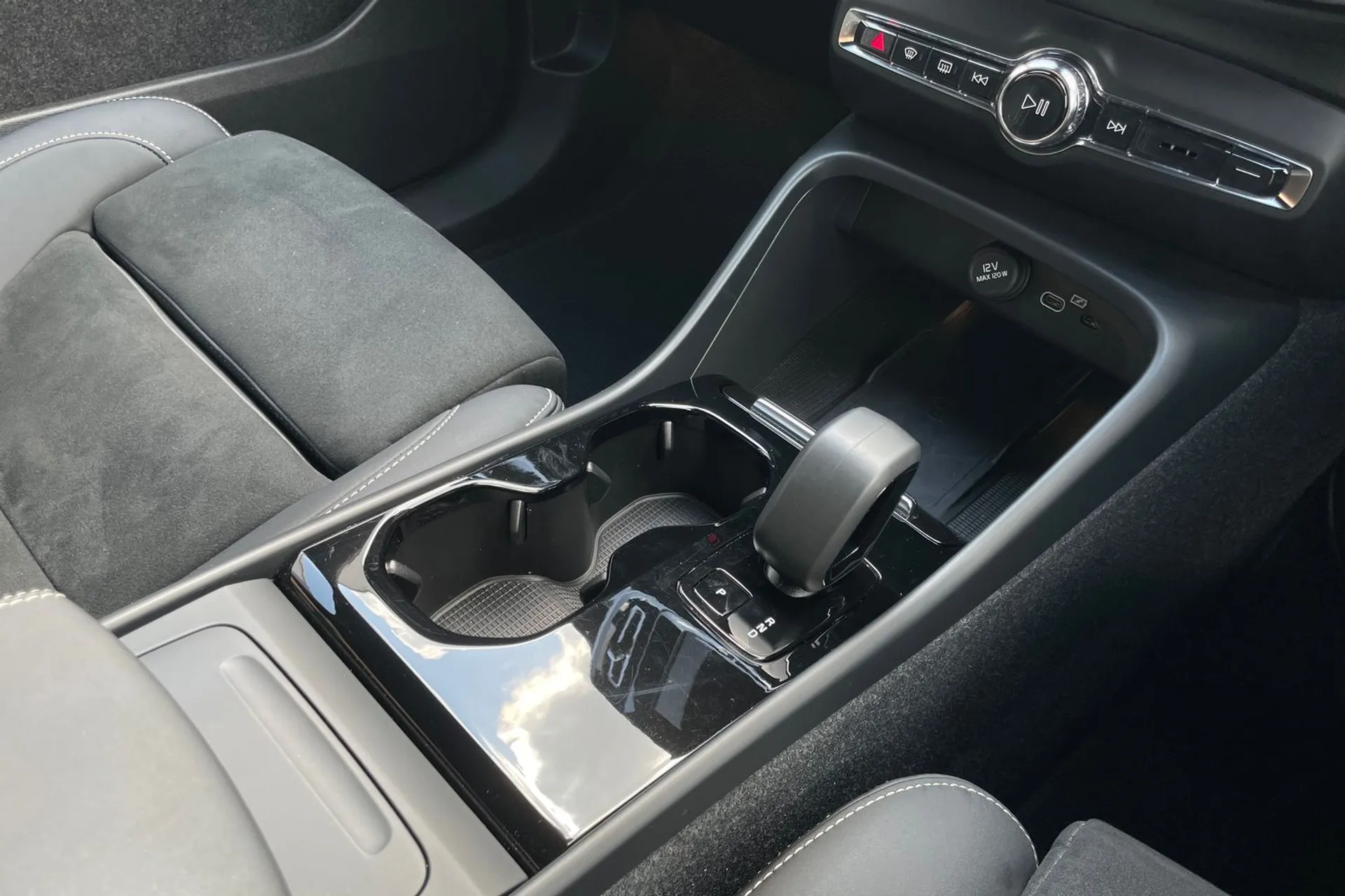 Volvo XC40 thumbnail image number 41