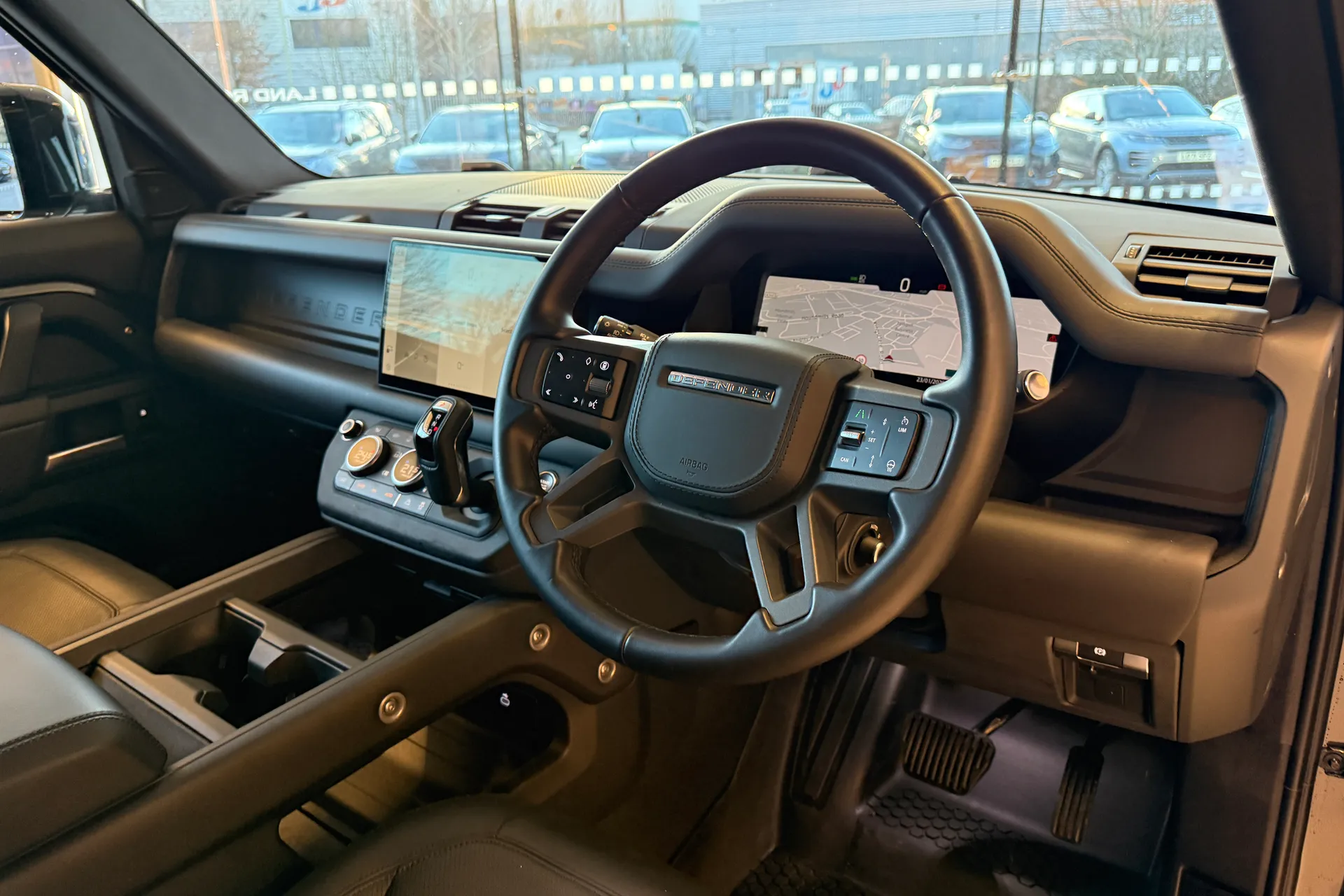 LAND ROVER DEFENDER thumbnail image number 30