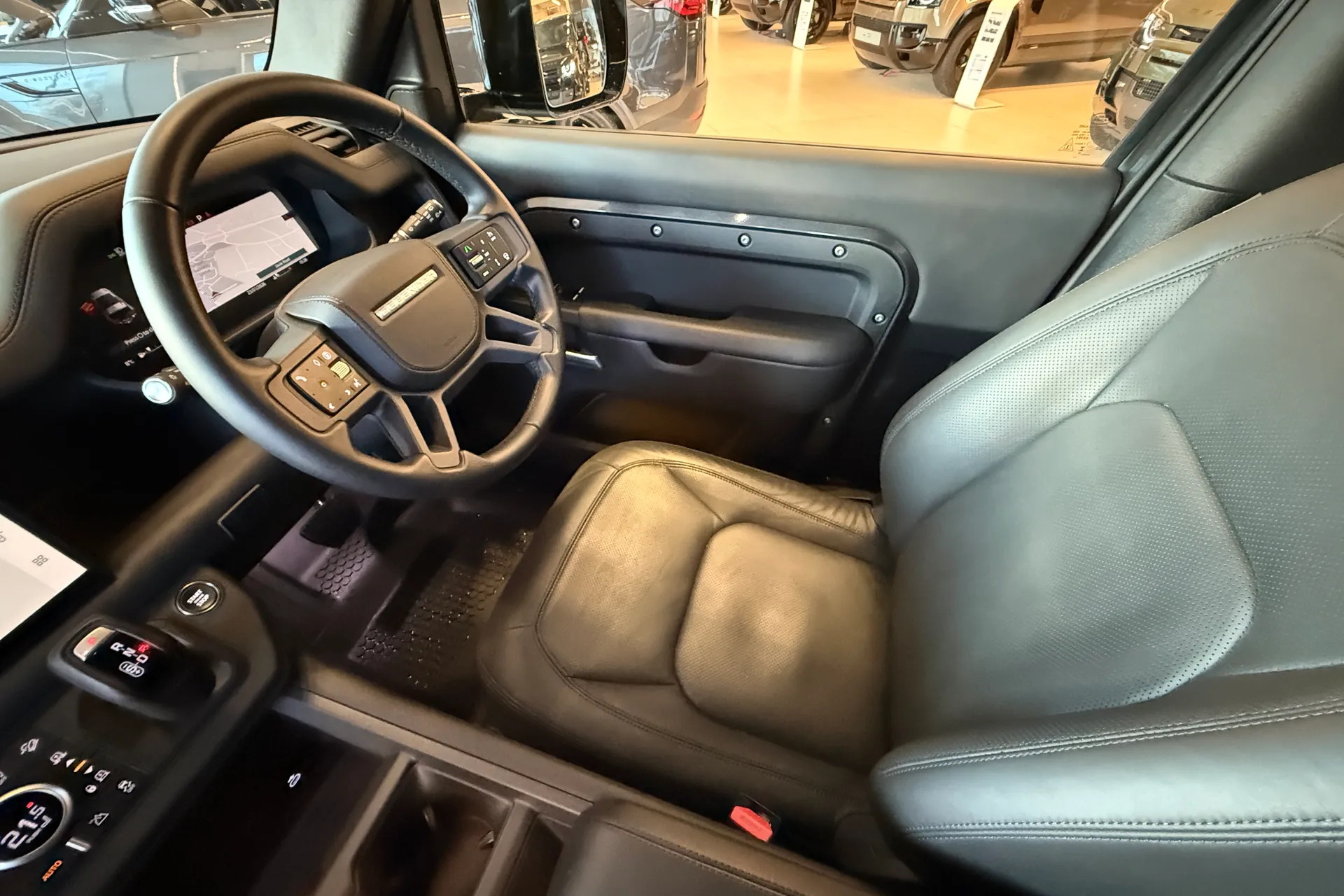 LAND ROVER DEFENDER thumbnail image number 13