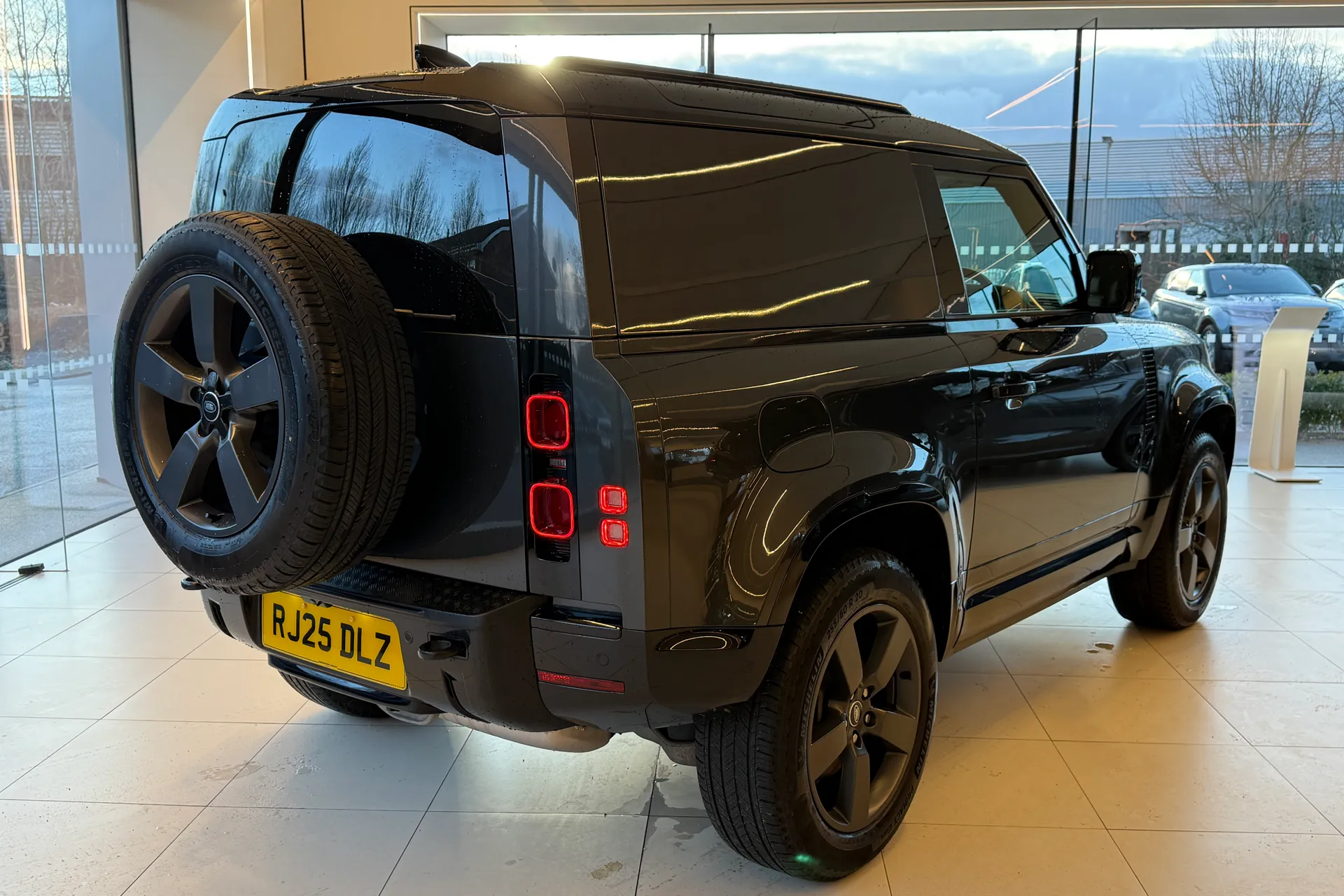 LAND ROVER DEFENDER thumbnail image number 7
