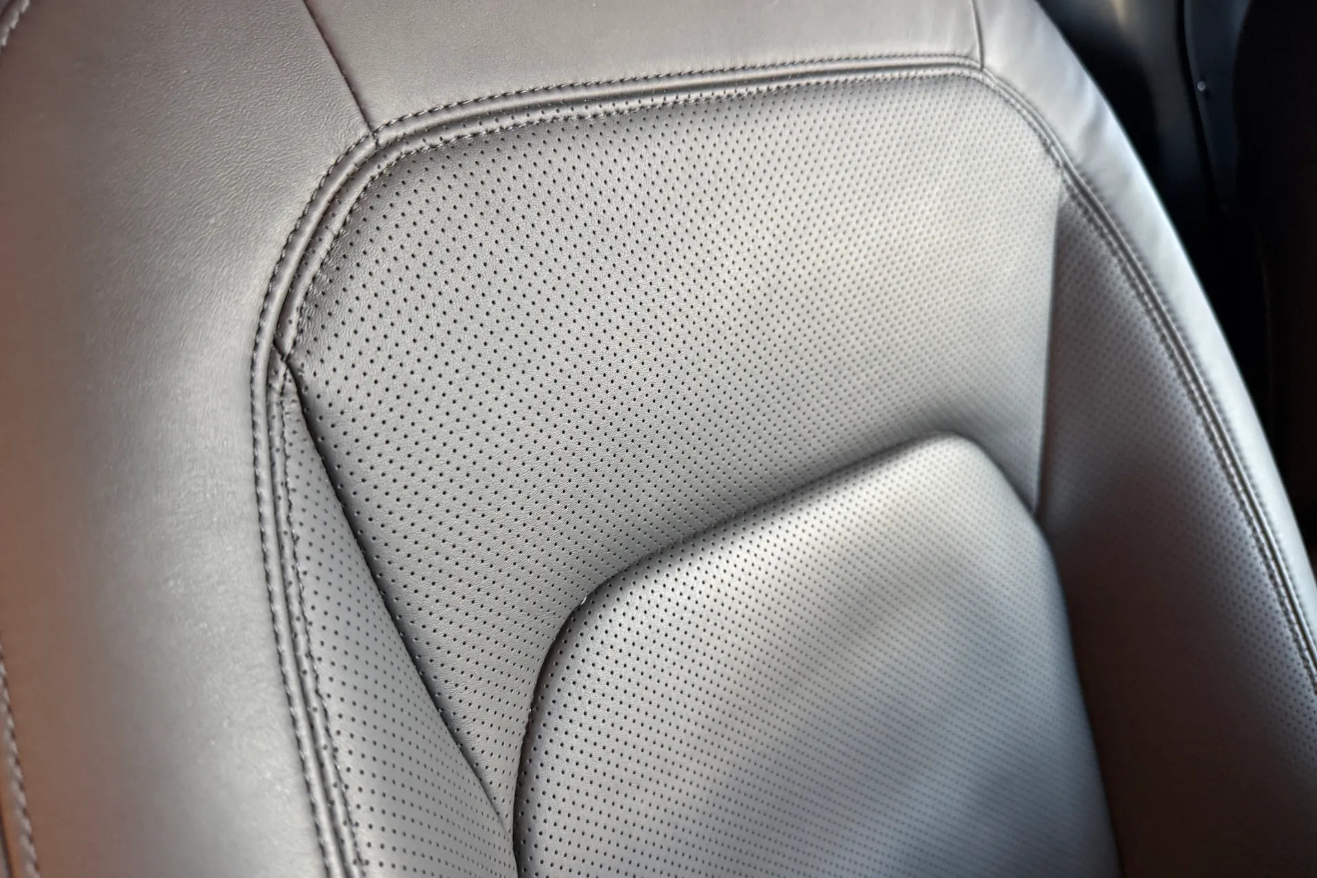 LAND ROVER DEFENDER thumbnail image number 32