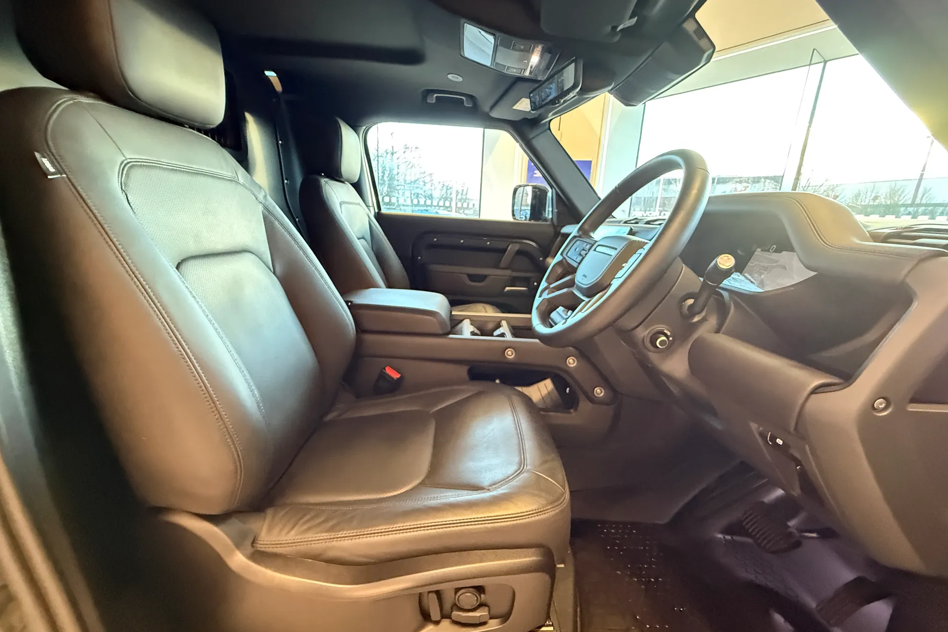 LAND ROVER DEFENDER thumbnail image number 9